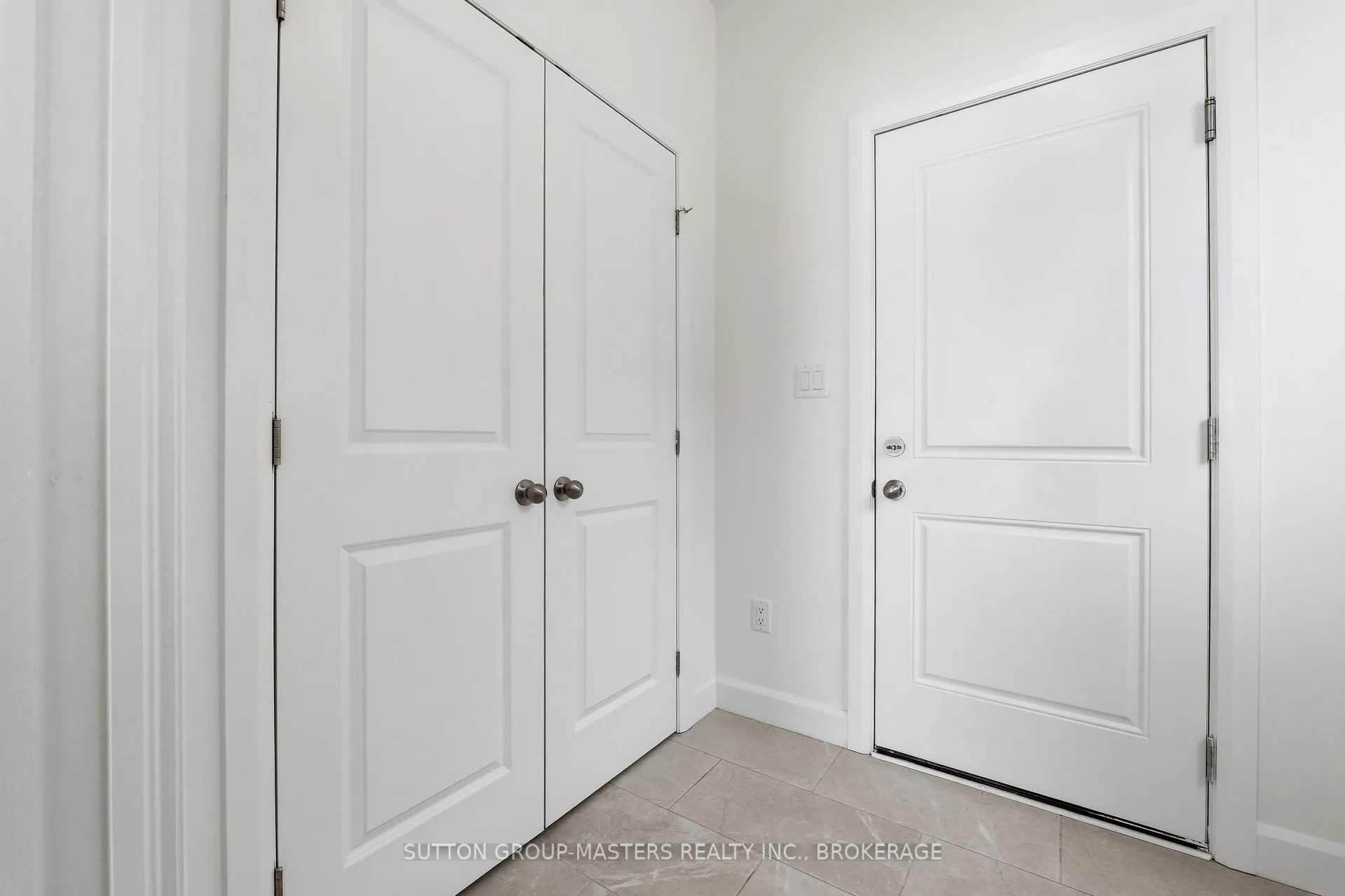 Photo 11 of 255 Pratt Drive, Loyalist, Amherstview — HOMEH