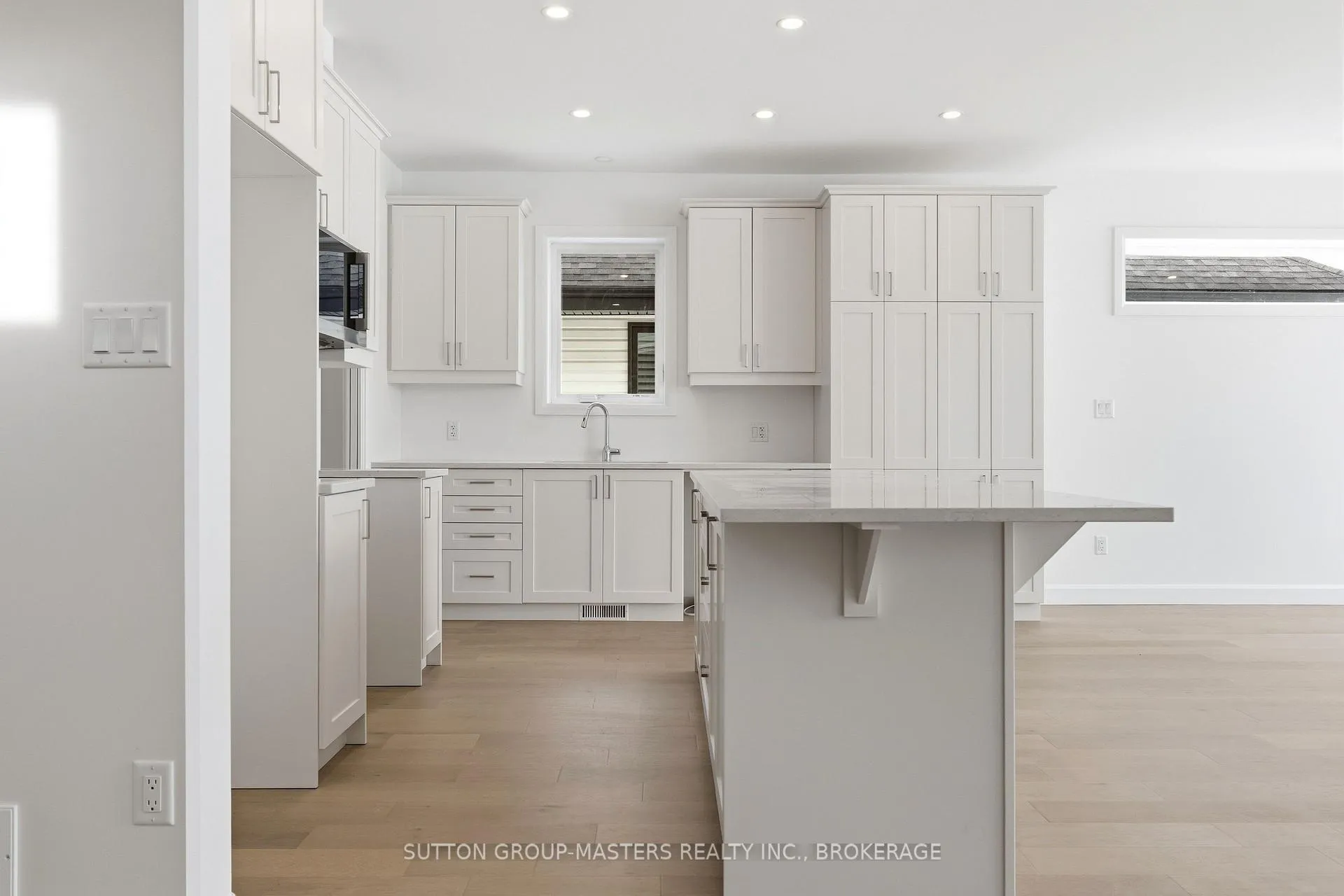 Photo 17 of 255 Pratt Drive, Loyalist, Amherstview — HOMEH
