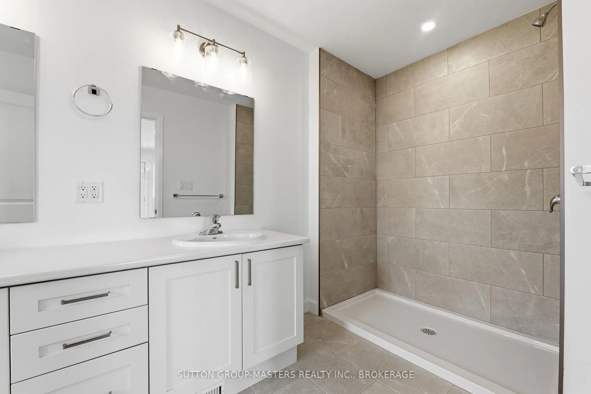 Photo 25 of 255 Pratt Drive, Loyalist, Amherstview — HOMEH