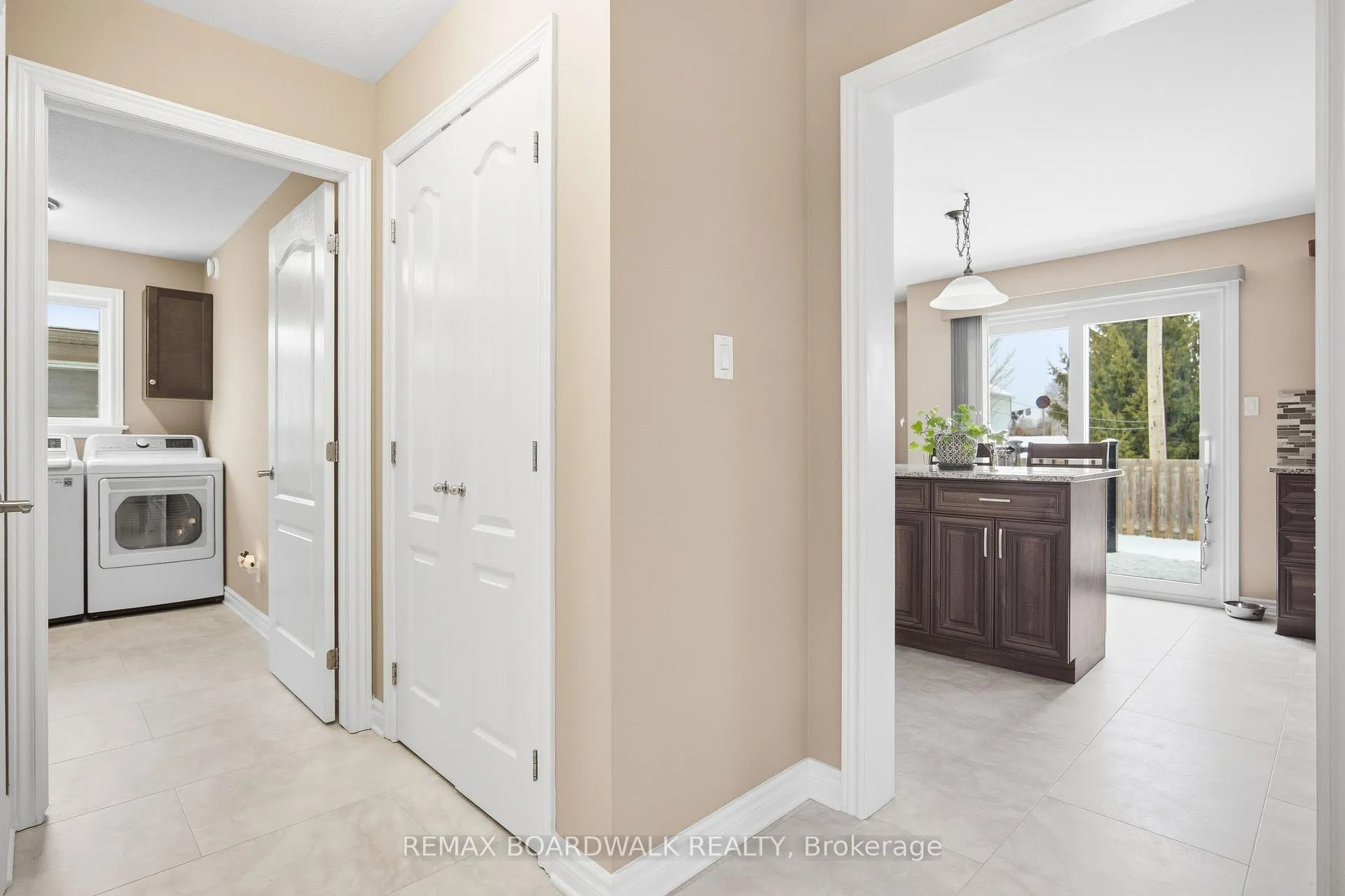 Photo 11 of 27 Comba Drive, Carleton Place — HOMEH