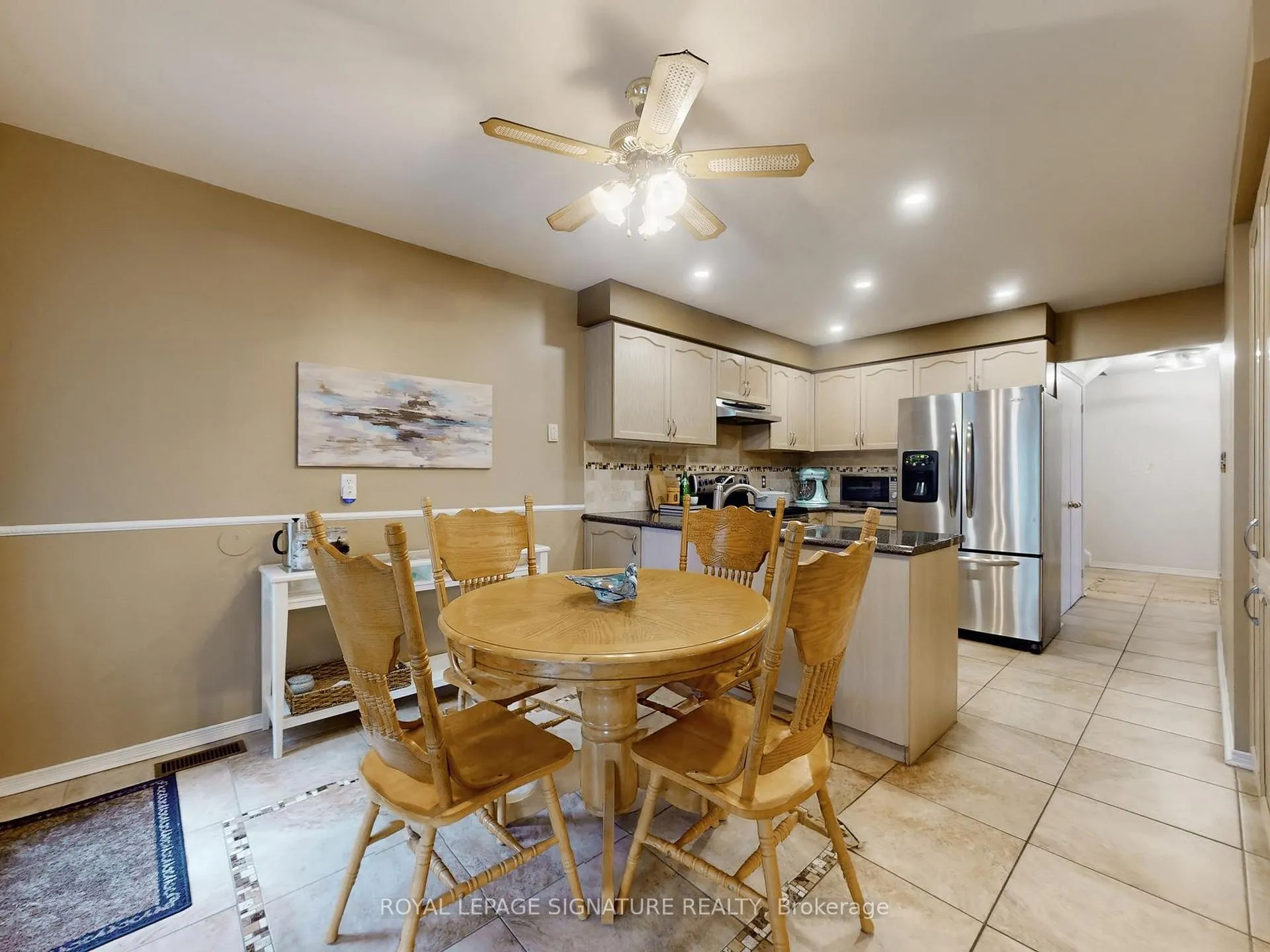 Photo 13 of 1070 Summitview Crescent, Oshawa, Pinecrest — HOMEH