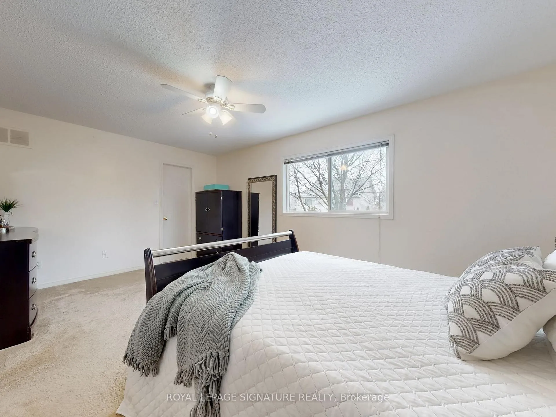 Photo 18 of 1070 Summitview Crescent, Oshawa, Pinecrest — HOMEH