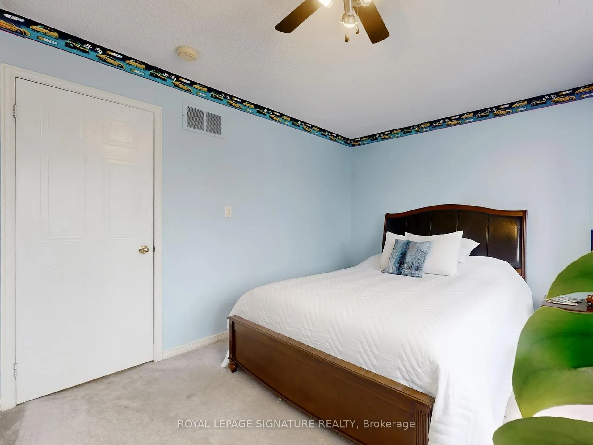 Photo 23 of 1070 Summitview Crescent, Oshawa, Pinecrest — HOMEH