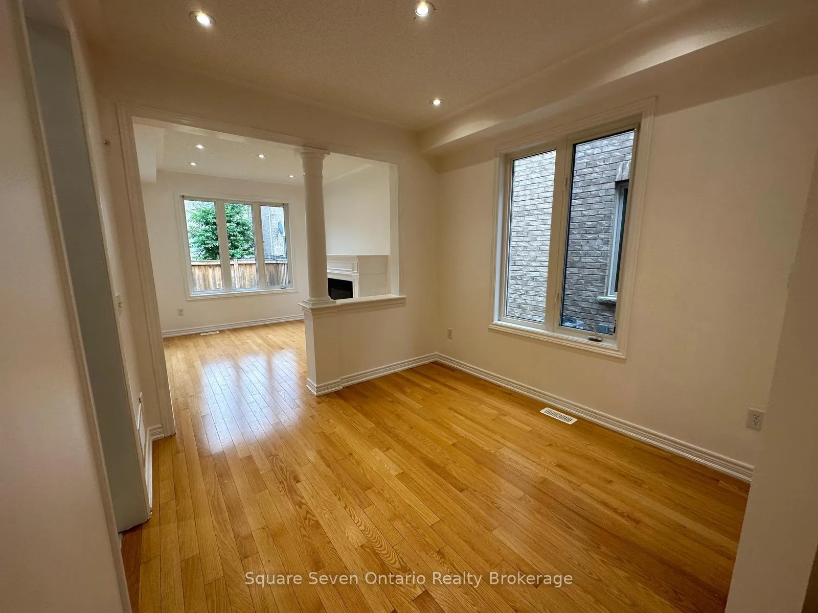 Photo 5 of Unit Upper Level, 34 Vanderpool Crescent, Brampton, Bram East — HOMEH
