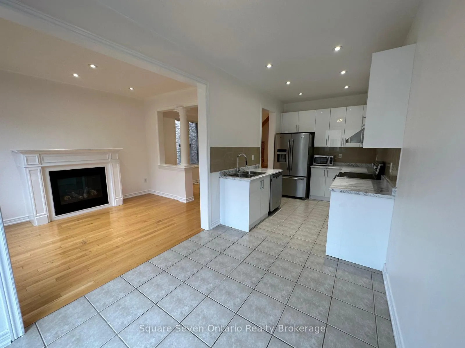Photo 7 of Unit Upper Level, 34 Vanderpool Crescent, Brampton, Bram East — HOMEH