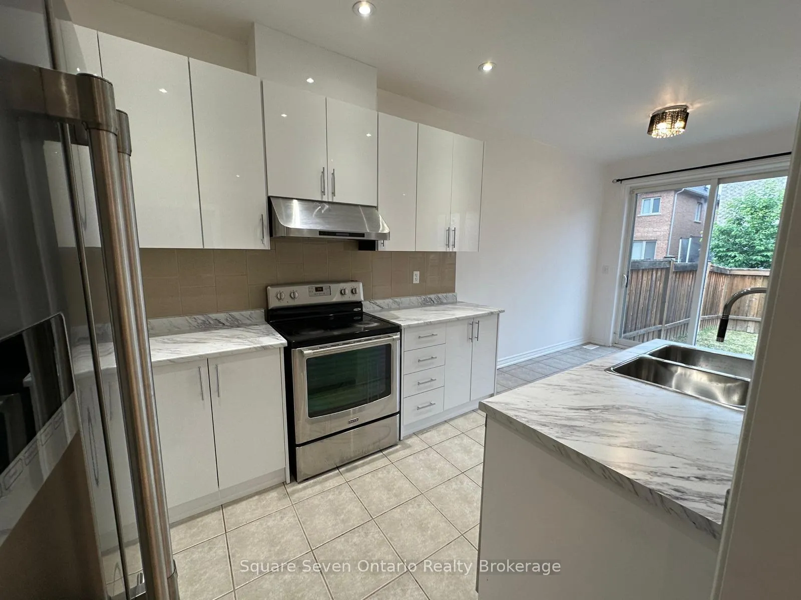 Photo 10 of Unit Upper Level, 34 Vanderpool Crescent, Brampton, Bram East — HOMEH