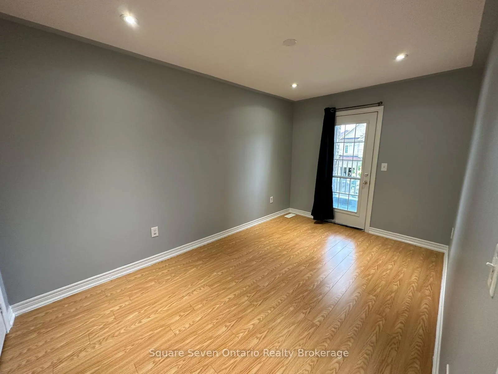 Photo 14 of Unit Upper Level, 34 Vanderpool Crescent, Brampton, Bram East — HOMEH