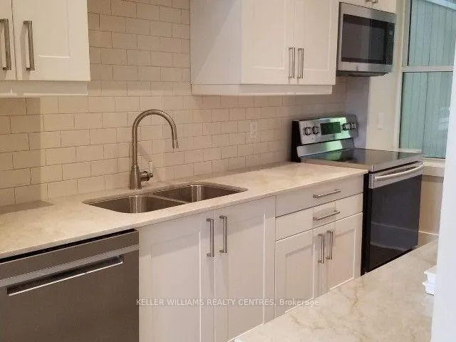 Photo 3 of 1226 Broadview Avenue, Toronto, Broadview North — HOMEH