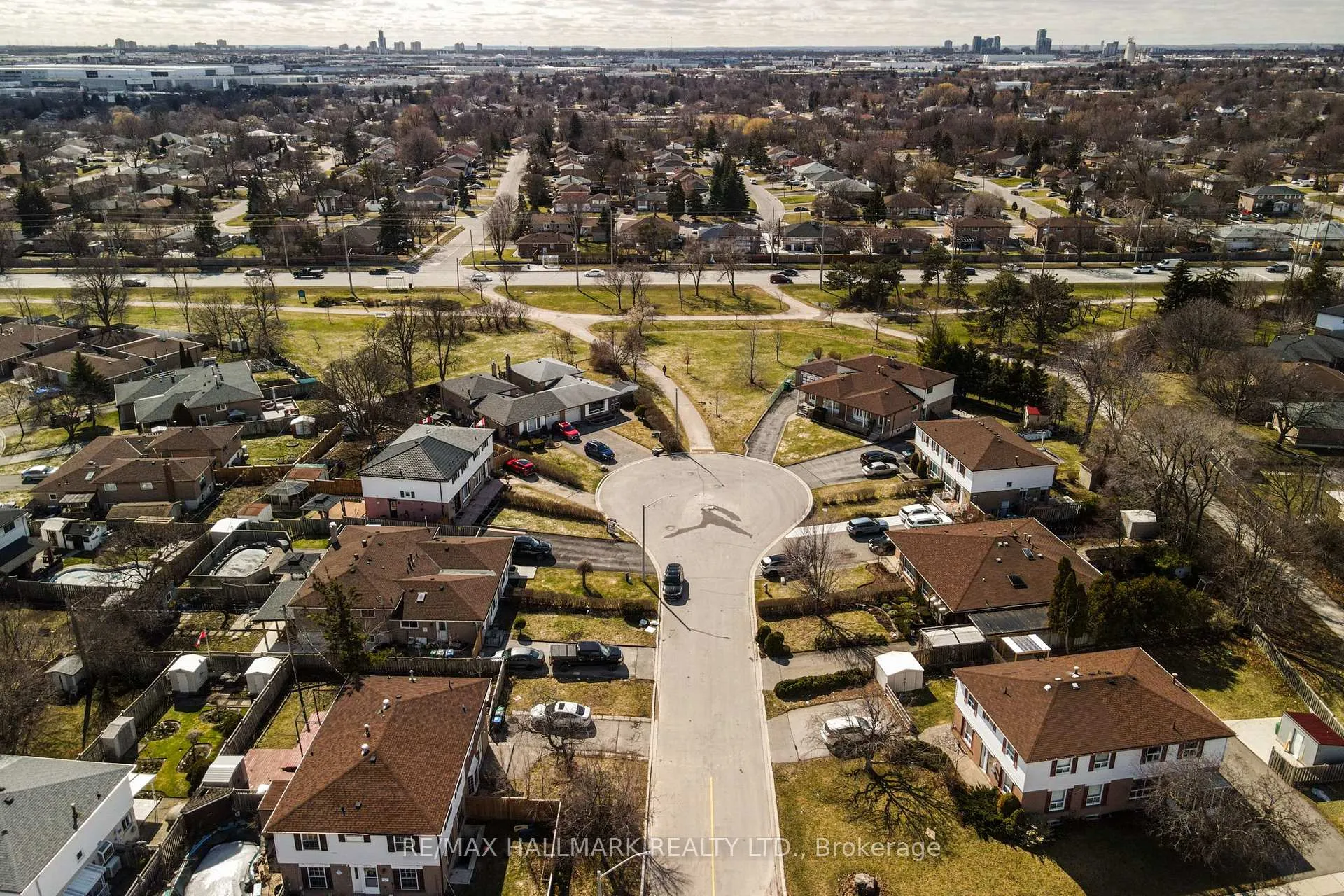 Photo 1 of 15 Dalton Place, Brampton, Southgate — HOMEH