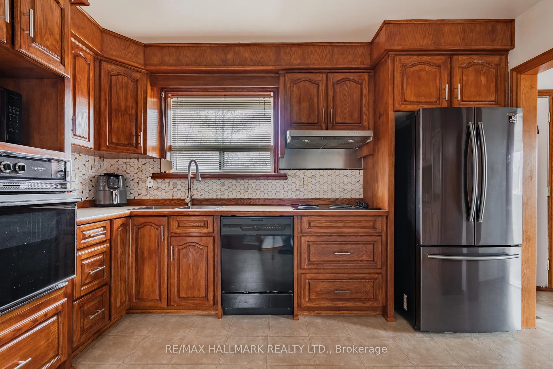 Photo 17 of 15 Dalton Place, Brampton, Southgate — HOMEH