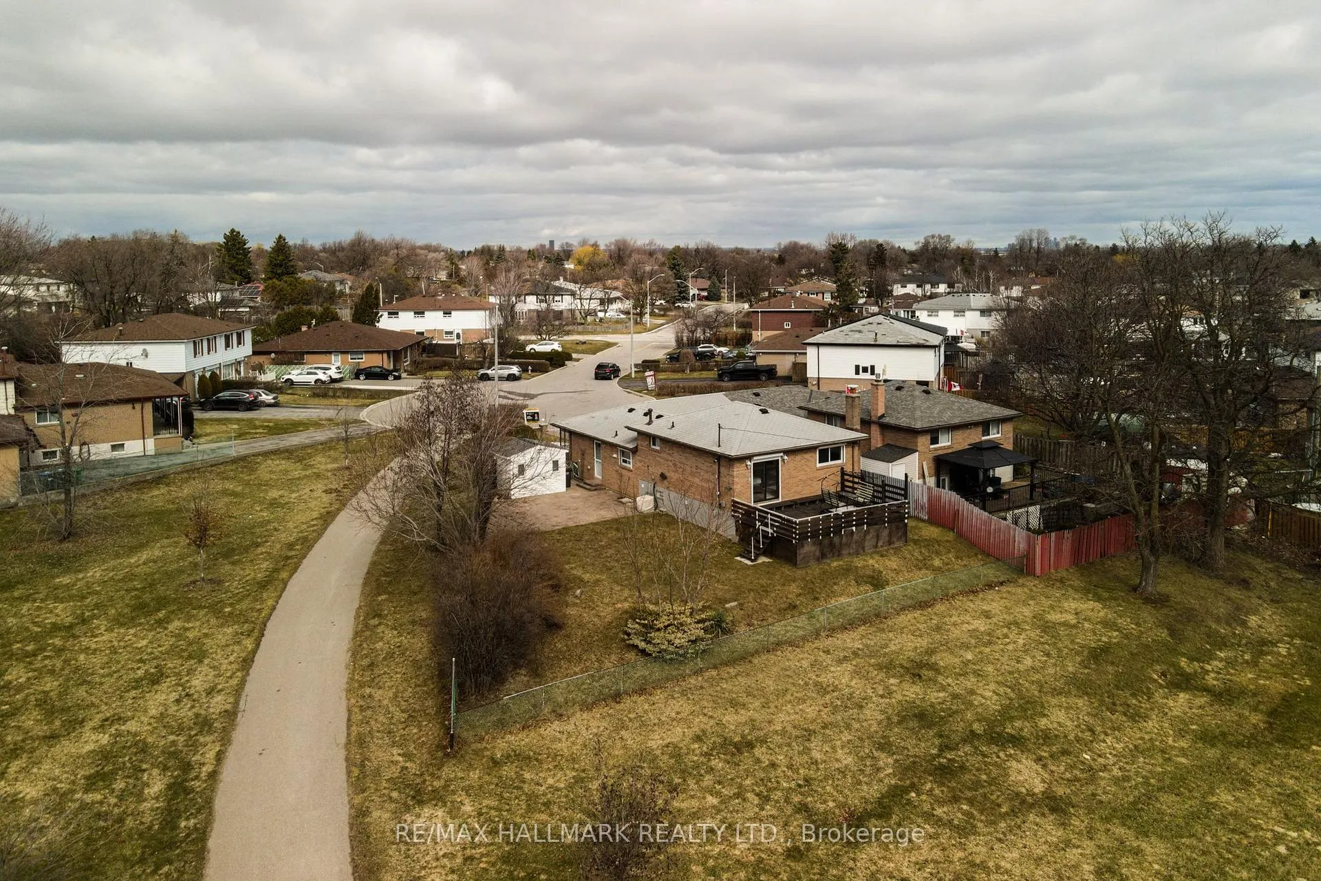 Photo 43 of 15 Dalton Place, Brampton, Southgate — HOMEH