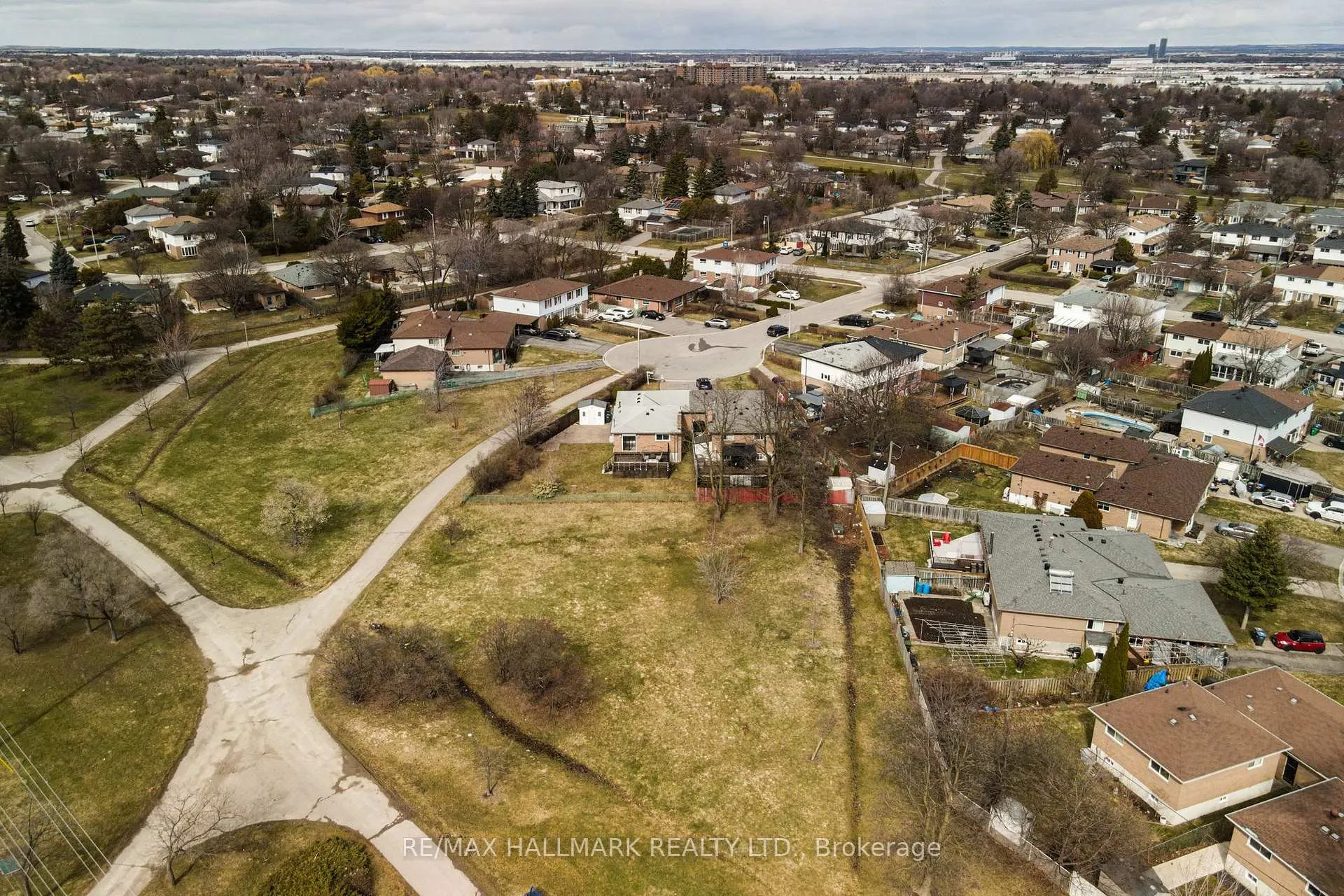 Photo 44 of 15 Dalton Place, Brampton, Southgate — HOMEH
