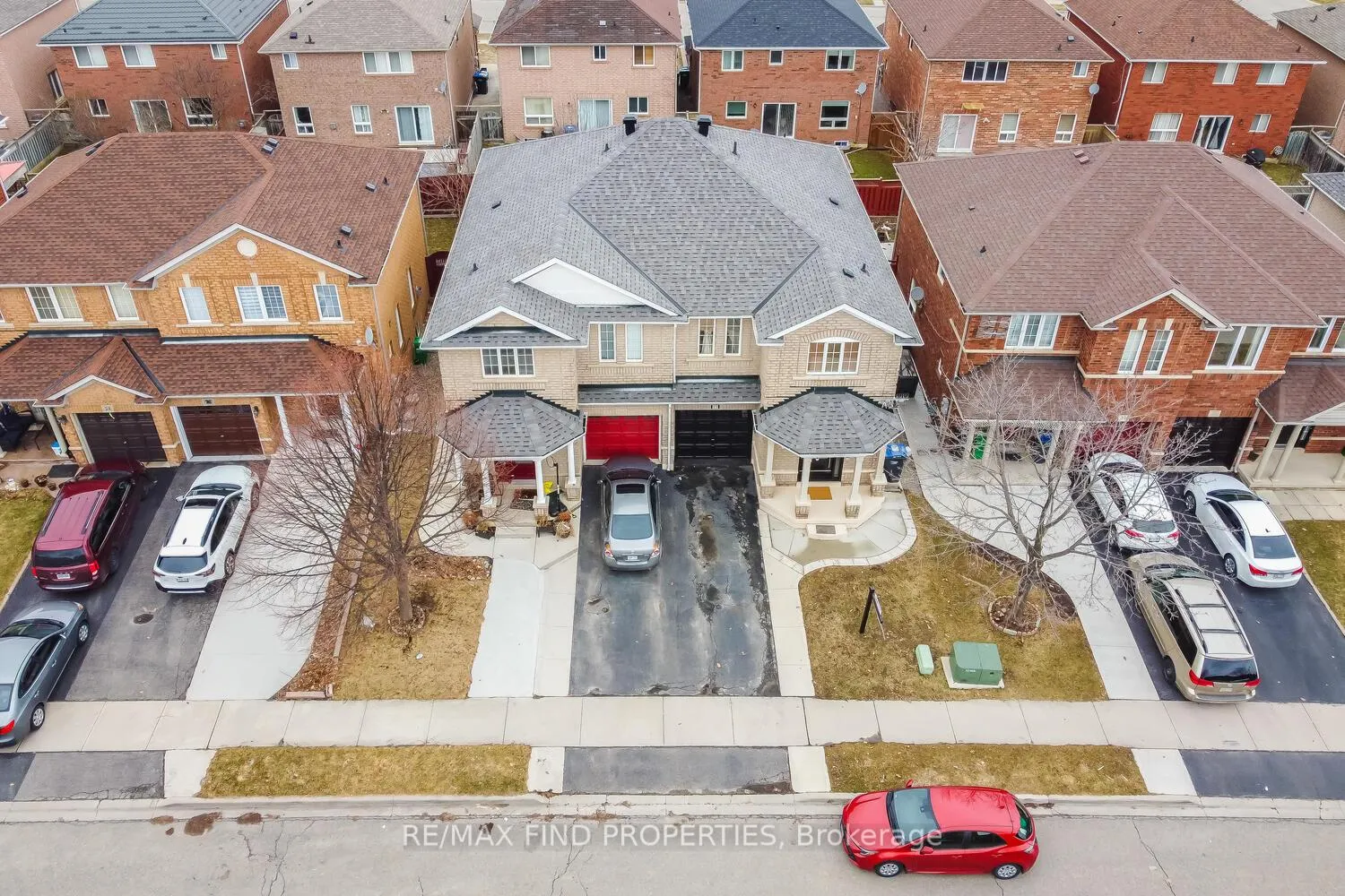 Photo 2 of 22 Ashmere Road, Brampton, Fletcher's Meadow — HOMEH