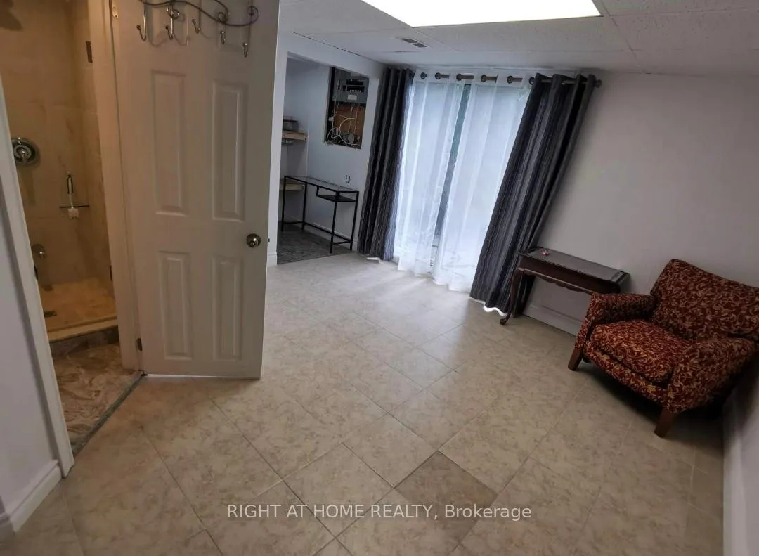 Photo 11 of Unit 164, 1974 John Street, Markham, Bayview Fairway-Bayview Country Club Estates — HOMEH