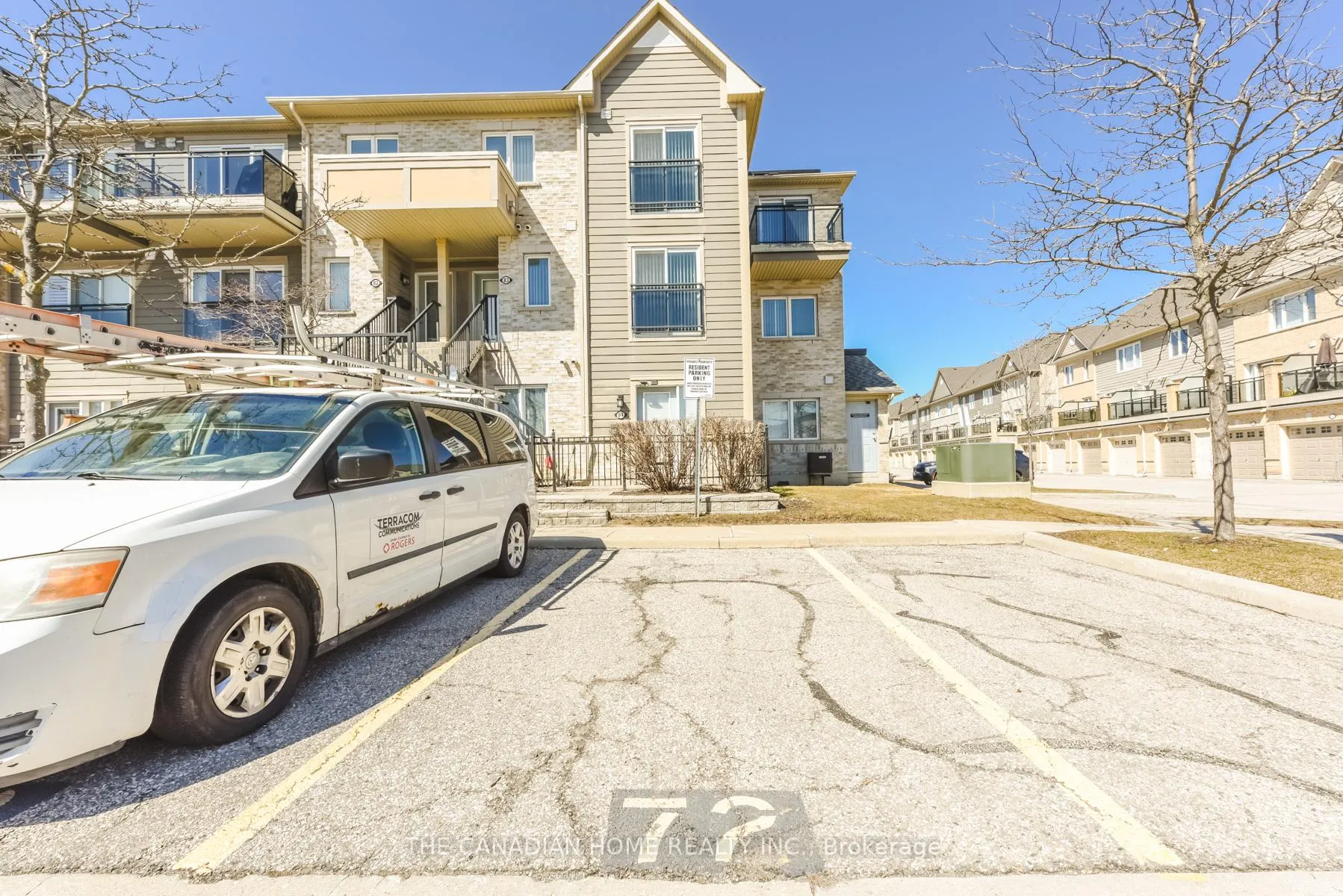 Photo 2 of Unit 83, 60 Fairwood Circle, Brampton, Sandringham-Wellington — HOMEH