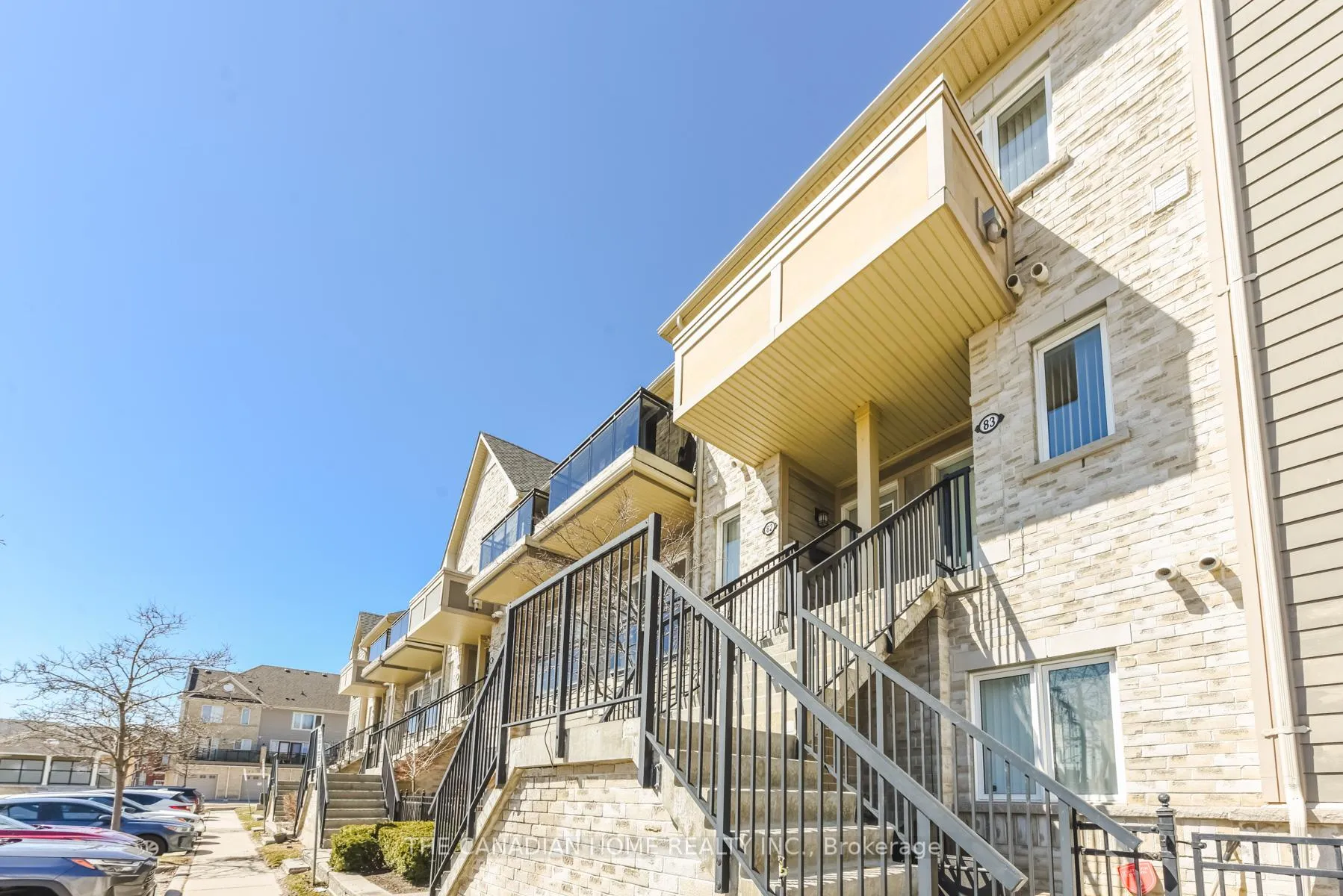 Photo 3 of Unit 83, 60 Fairwood Circle, Brampton, Sandringham-Wellington — HOMEH