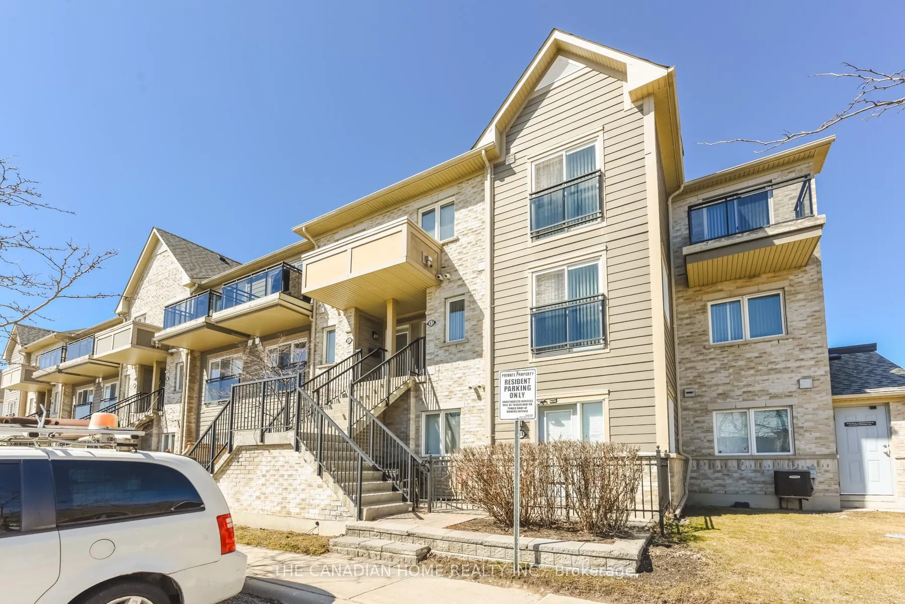 Photo 4 of Unit 83, 60 Fairwood Circle, Brampton, Sandringham-Wellington — HOMEH