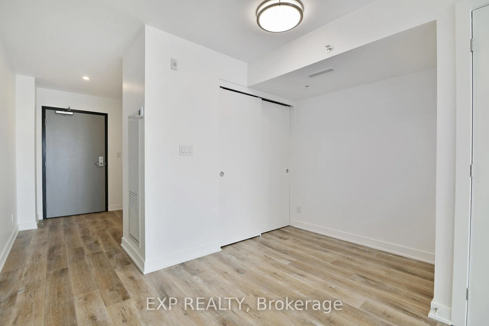 Photo 4 of Unit 302, 134 Robinson Avenue, Ottawa, Sandy Hill — HOMEH