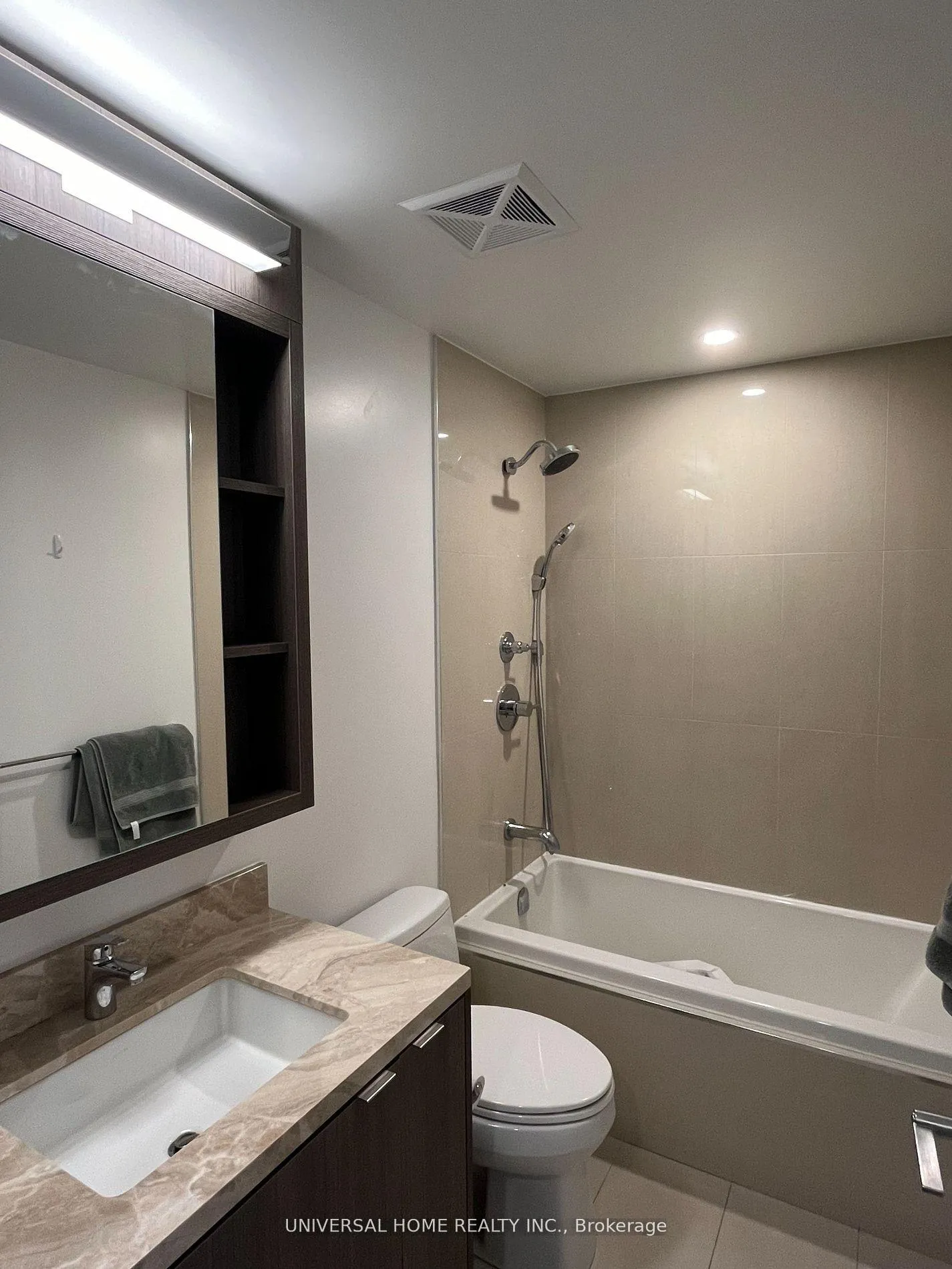 Photo 9 of Unit 3105N, 125 Blue Jays Way, Toronto, Waterfront Communities — HOMEH