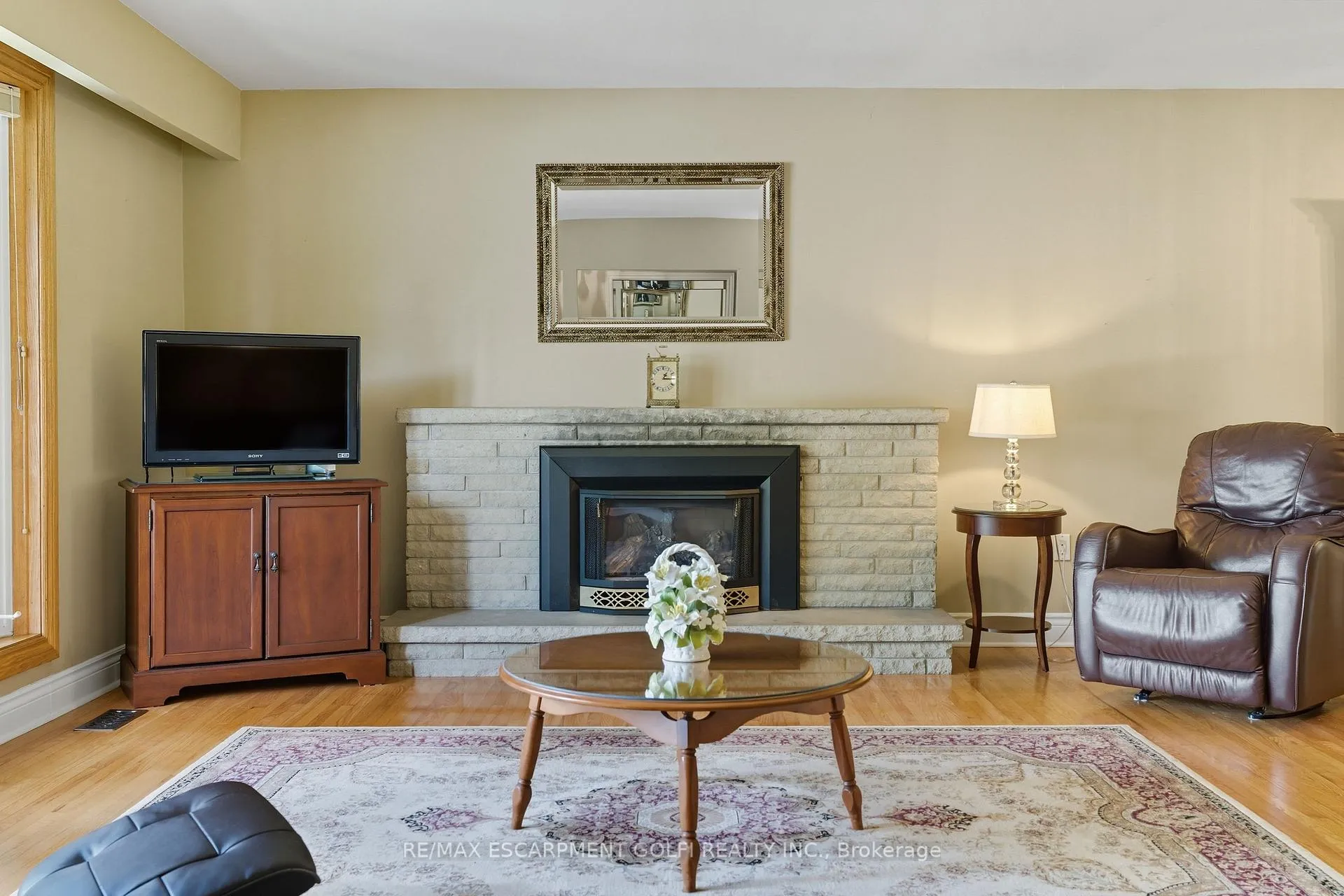 Photo 8 of 894 Bishop Place, Hamilton, Ancaster — HOMEH