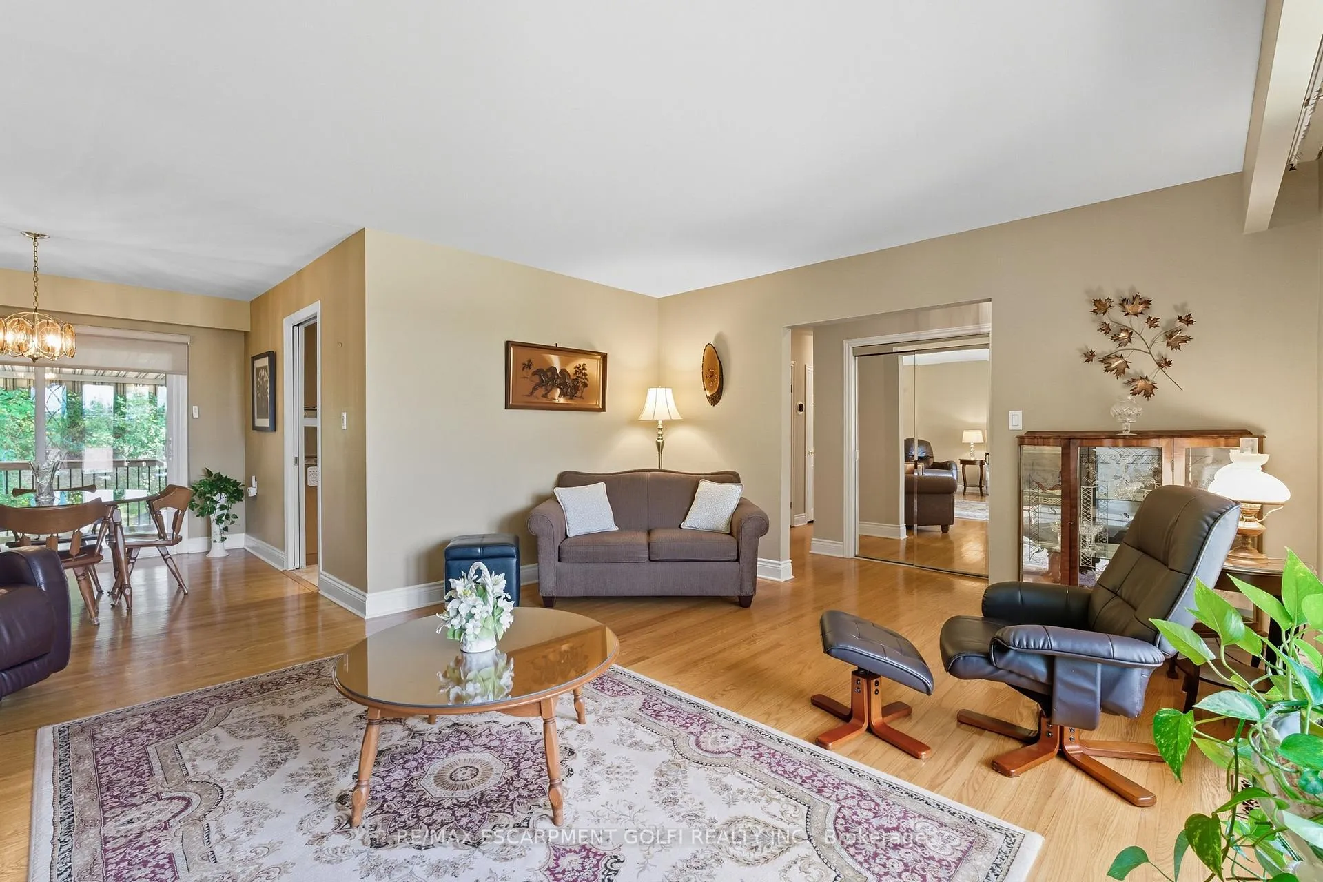 Photo 10 of 894 Bishop Place, Hamilton, Ancaster — HOMEH