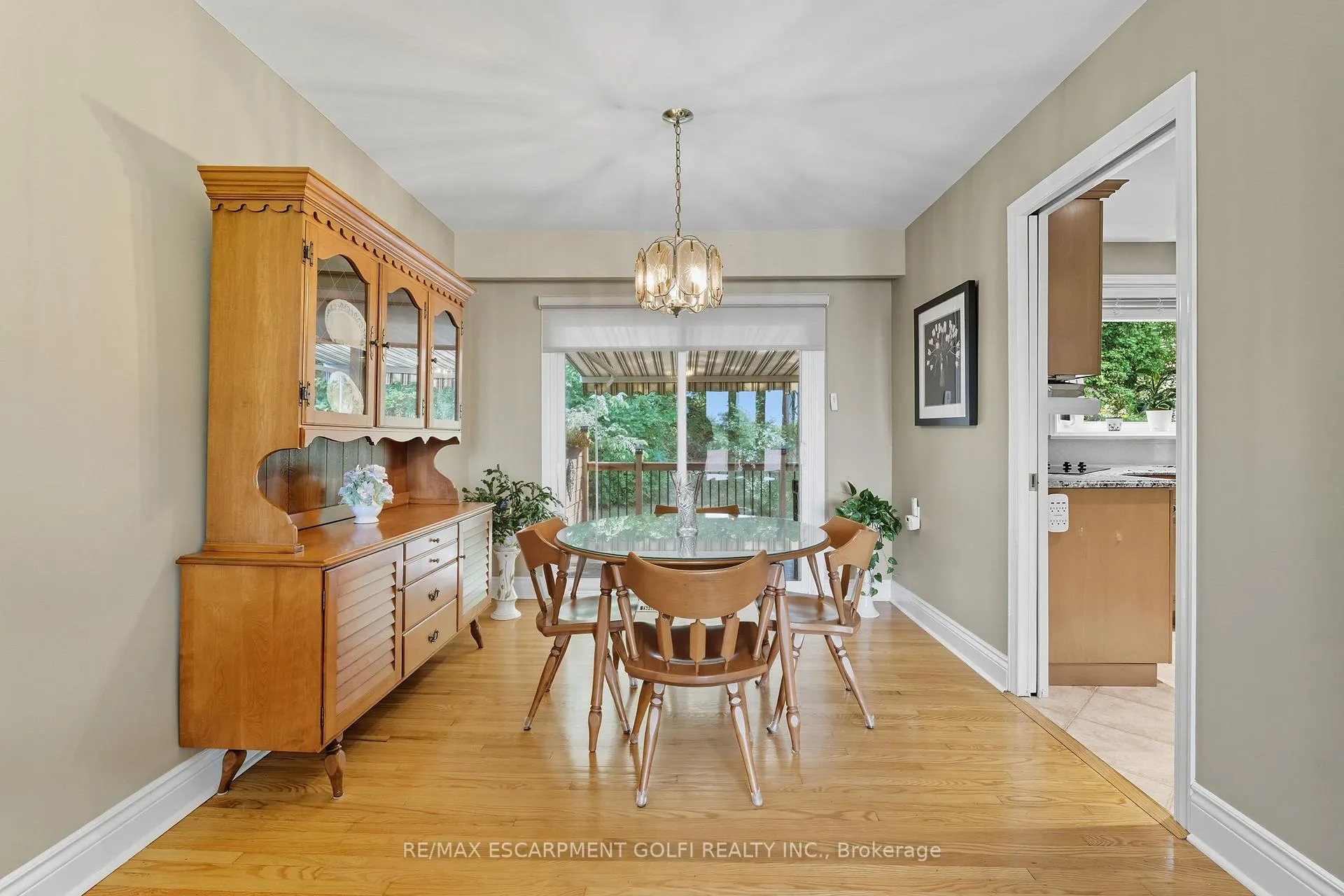 Photo 11 of 894 Bishop Place, Hamilton, Ancaster — HOMEH