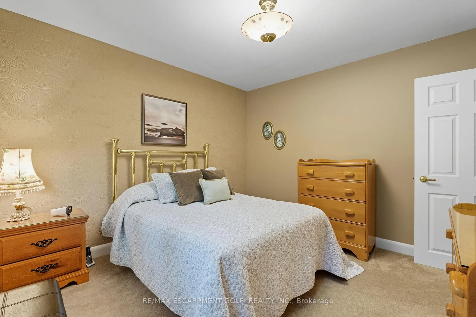 Photo 18 of 894 Bishop Place, Hamilton, Ancaster — HOMEH