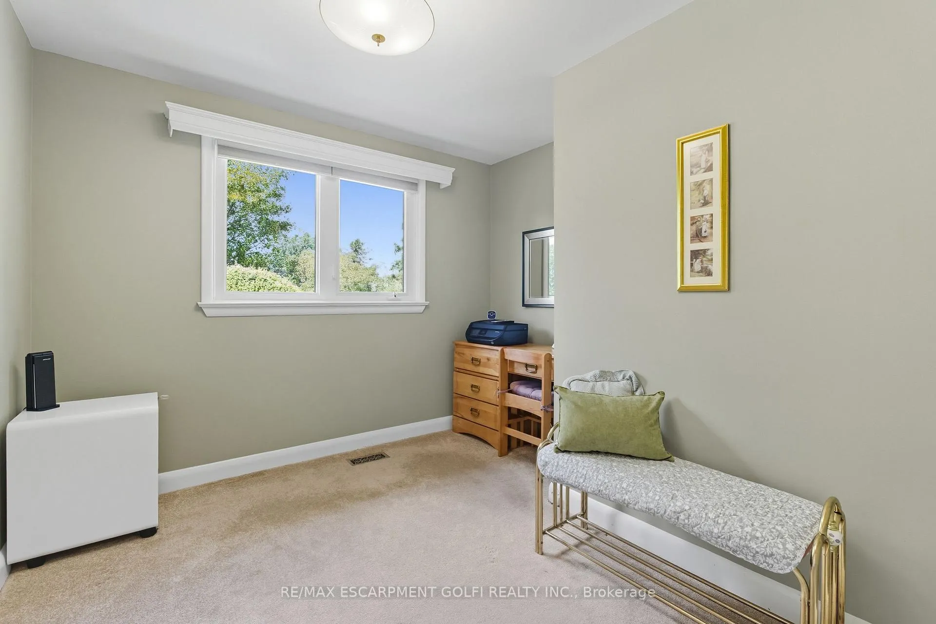 Photo 21 of 894 Bishop Place, Hamilton, Ancaster — HOMEH