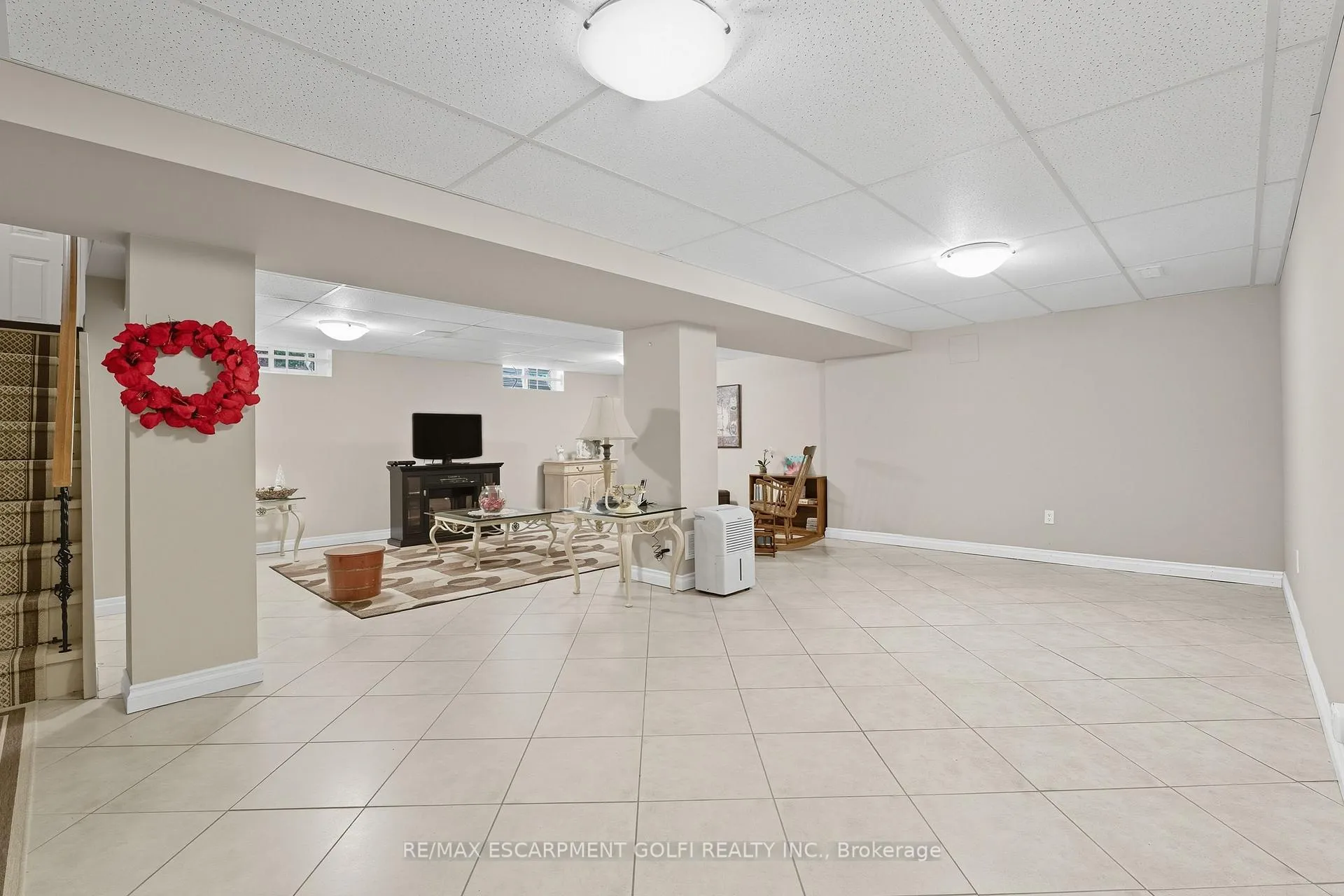 Photo 24 of 894 Bishop Place, Hamilton, Ancaster — HOMEH