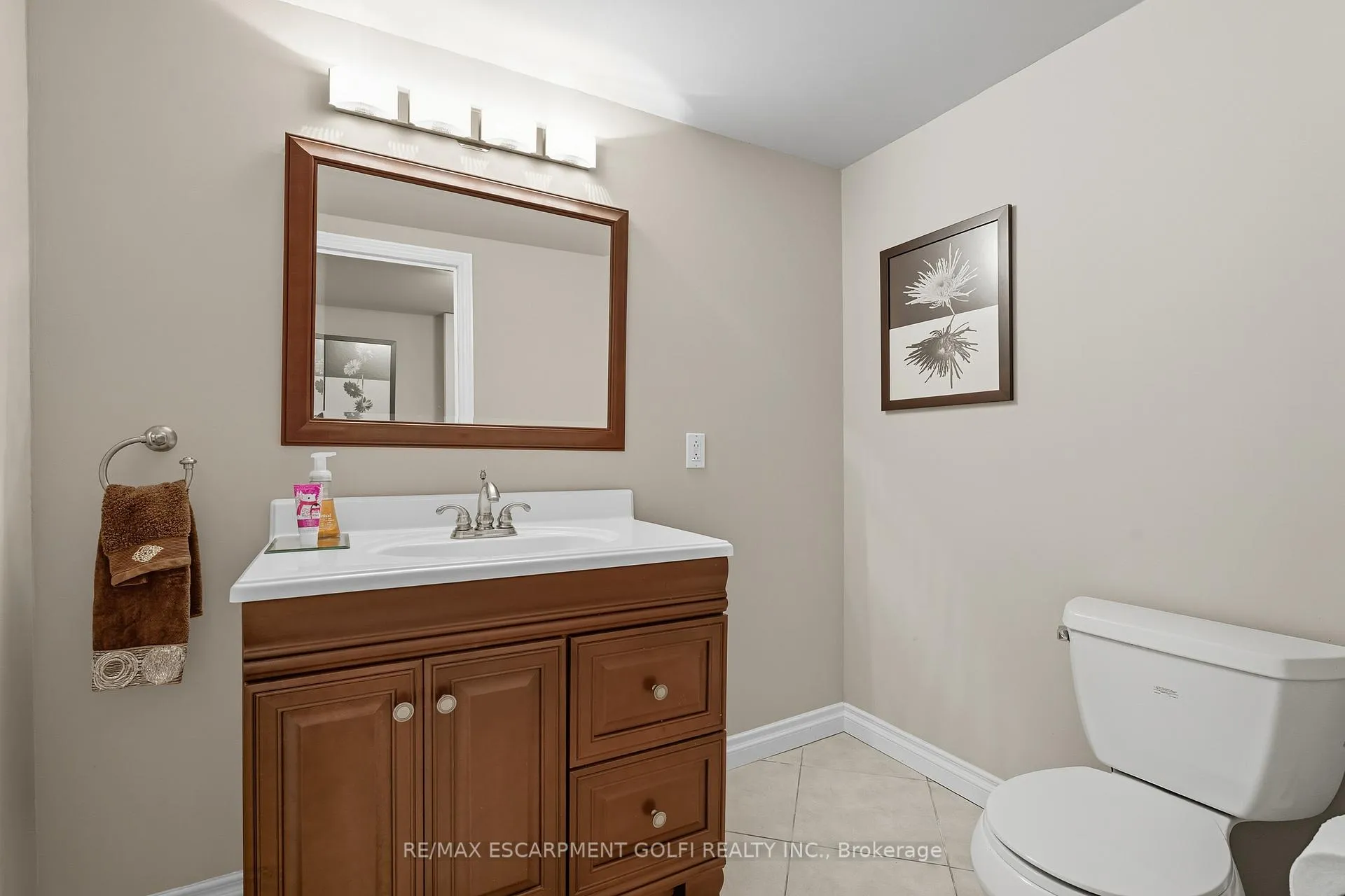 Photo 27 of 894 Bishop Place, Hamilton, Ancaster — HOMEH