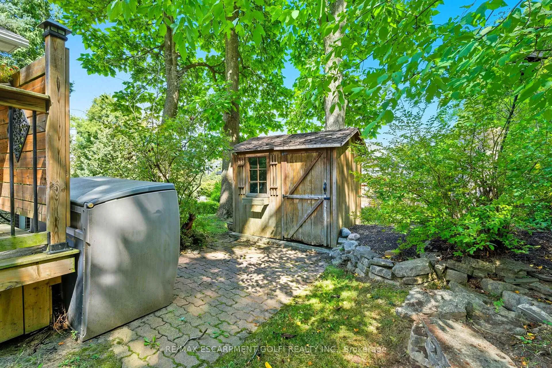 Photo 33 of 894 Bishop Place, Hamilton, Ancaster — HOMEH