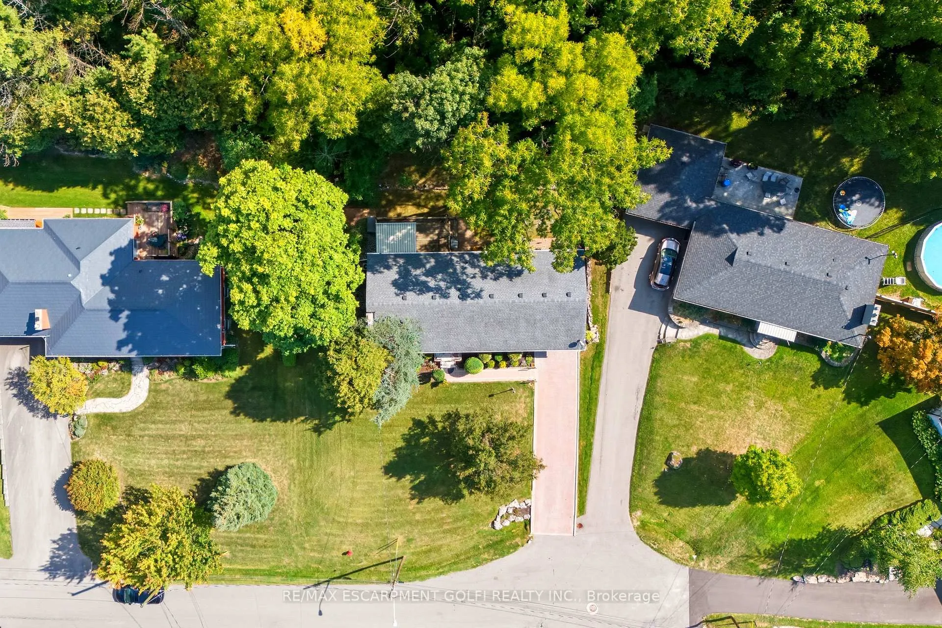 Photo 36 of 894 Bishop Place, Hamilton, Ancaster — HOMEH