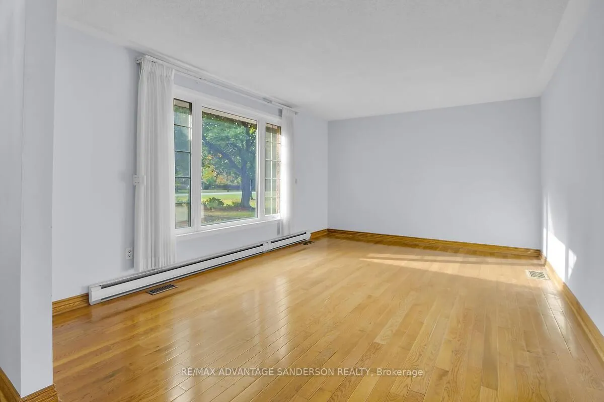 Photo 11 of 9 James Street, Middlesex Centre, Poplar Hill — HOMEH