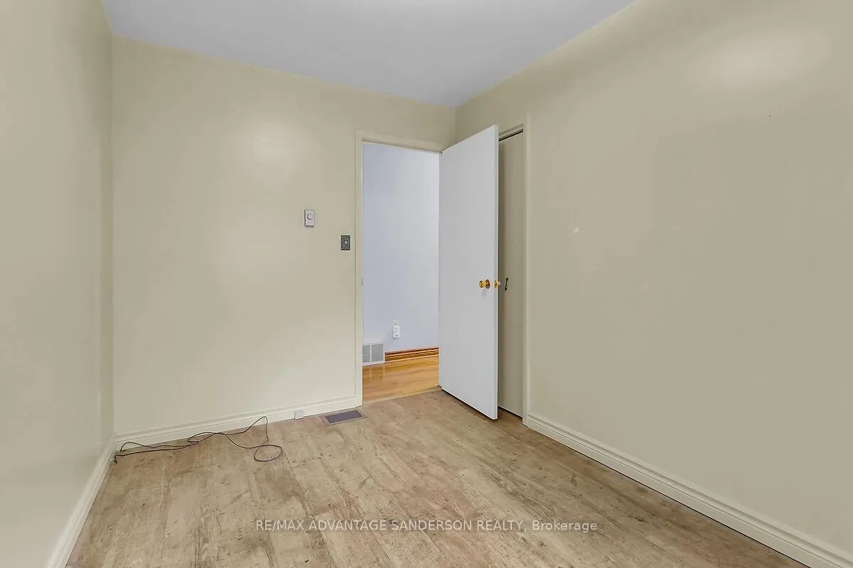 Photo 22 of 9 James Street, Middlesex Centre, Poplar Hill — HOMEH