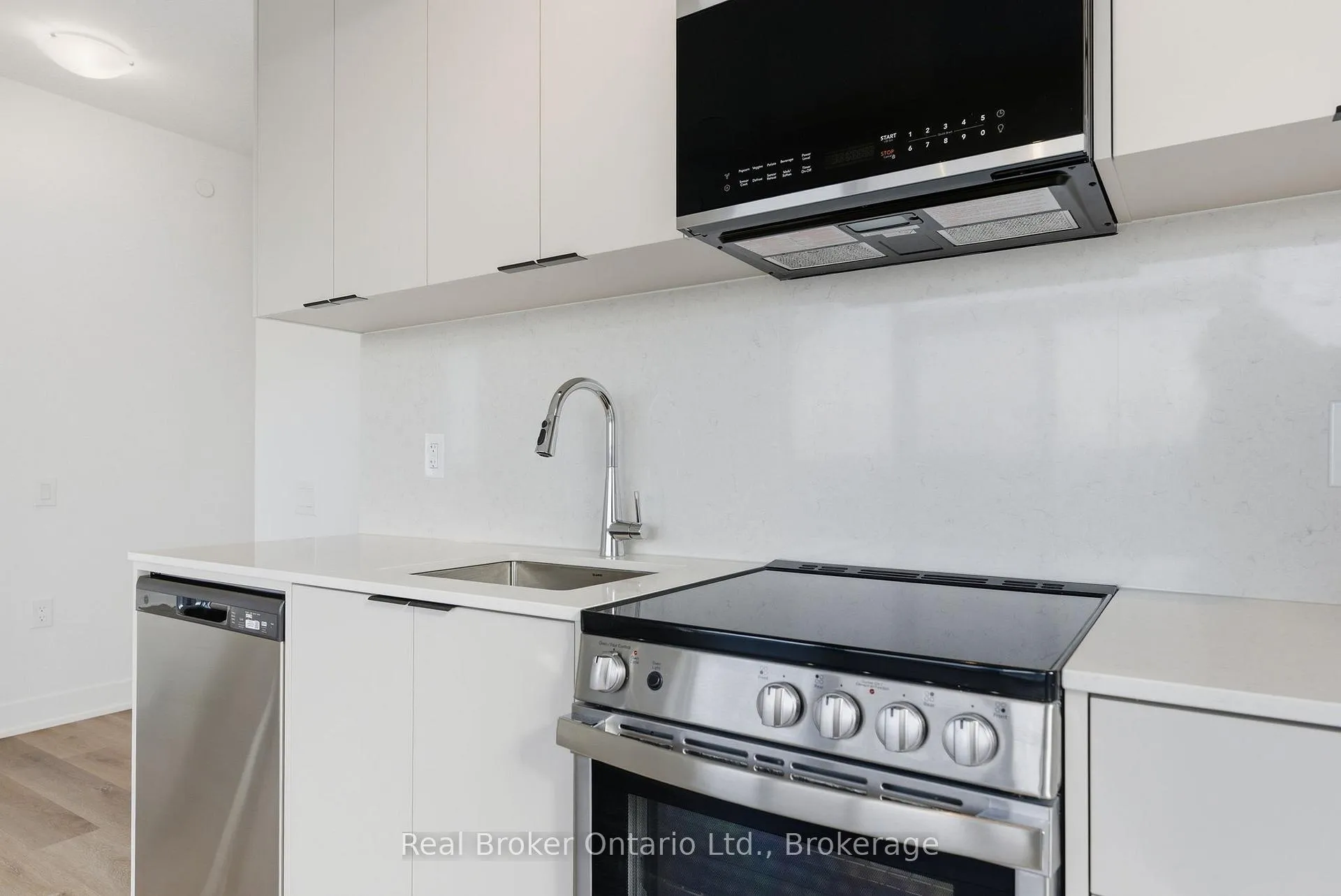 Photo 8 of Unit 1210, 2088 James Street, Burlington, Brant — HOMEH