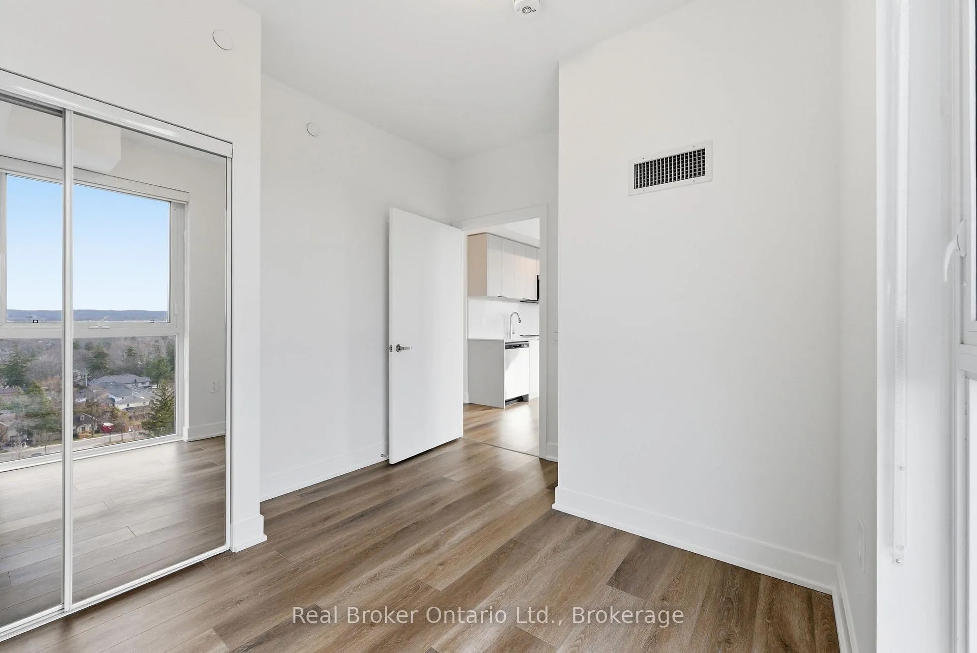 Photo 13 of Unit 1210, 2088 James Street, Burlington, Brant — HOMEH