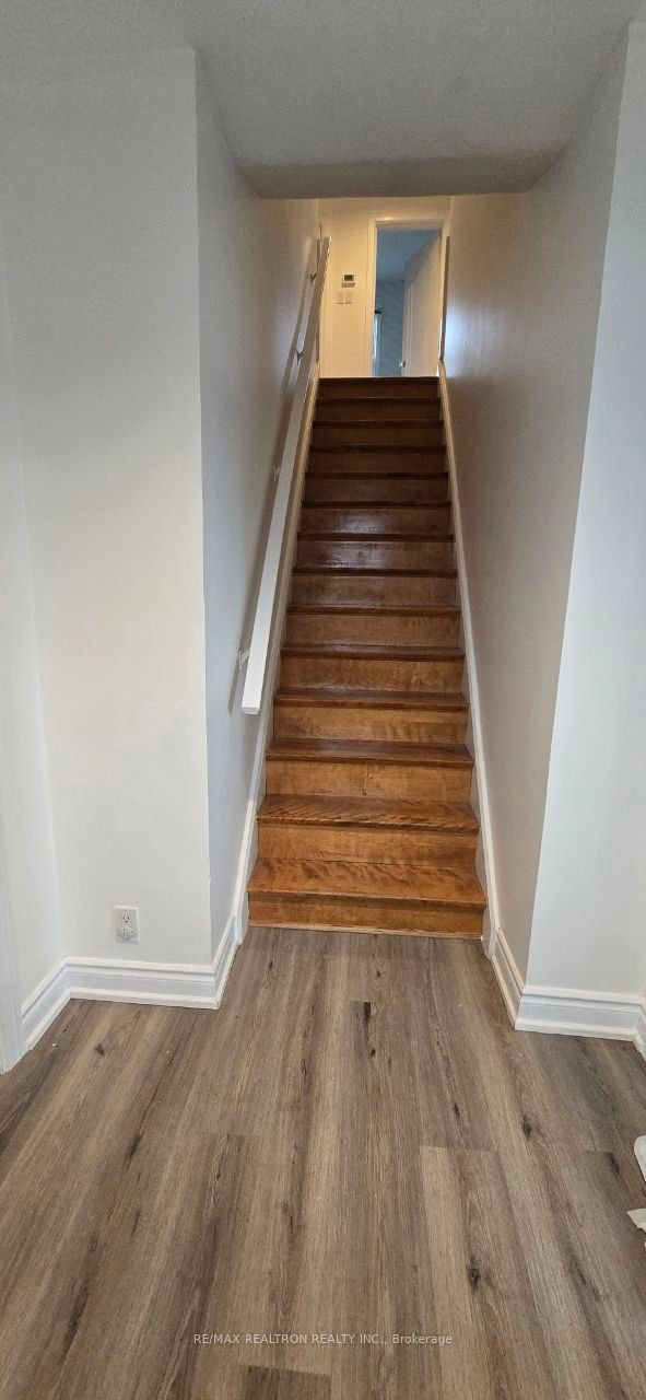 Photo 4 of 406 Glengarry Avenue, Toronto, Lawrence Park North — HOMEH