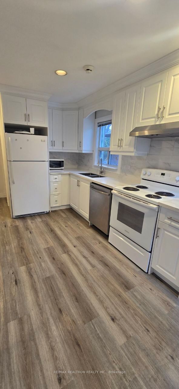 Photo 6 of 406 Glengarry Avenue, Toronto, Lawrence Park North — HOMEH