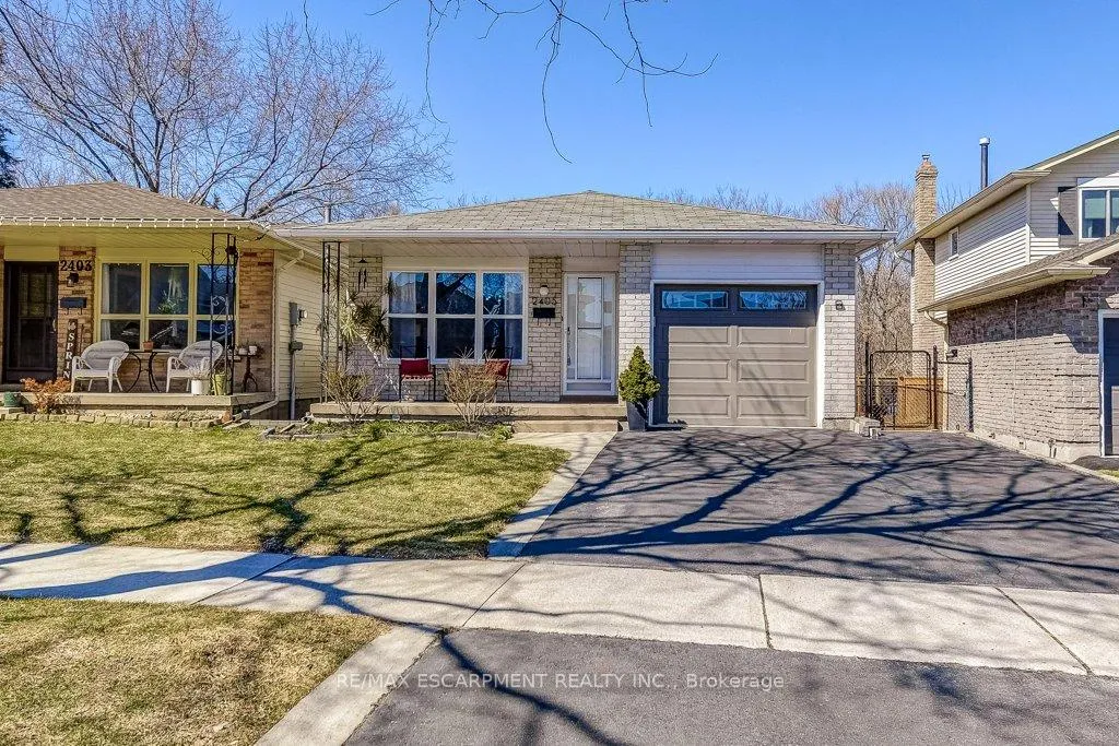 Photo 1 of 2405 Malcom Crescent, Burlington, Brant Hills — HOMEH