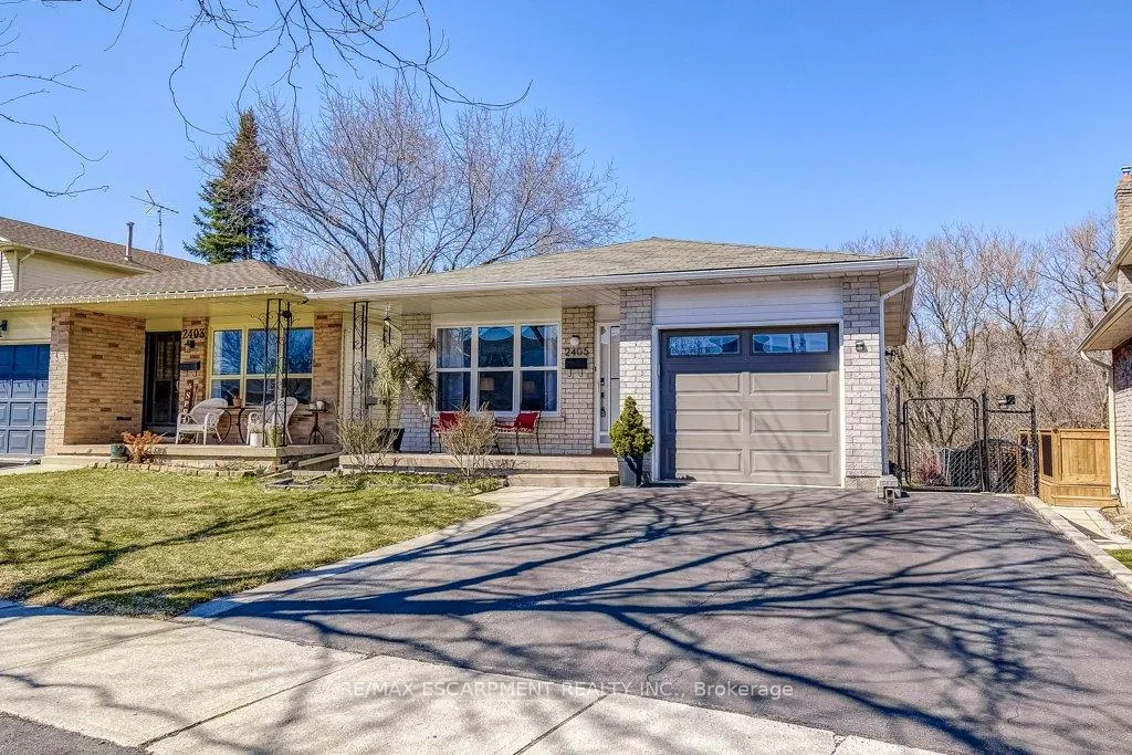 Photo 2 of 2405 Malcom Crescent, Burlington, Brant Hills — HOMEH