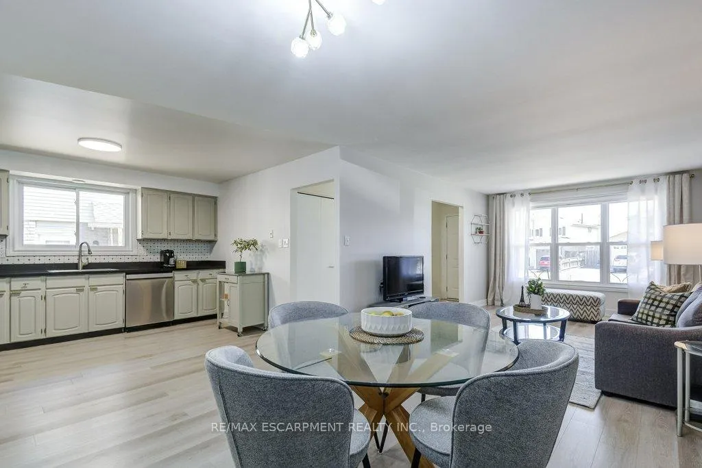 Photo 9 of 2405 Malcom Crescent, Burlington, Brant Hills — HOMEH