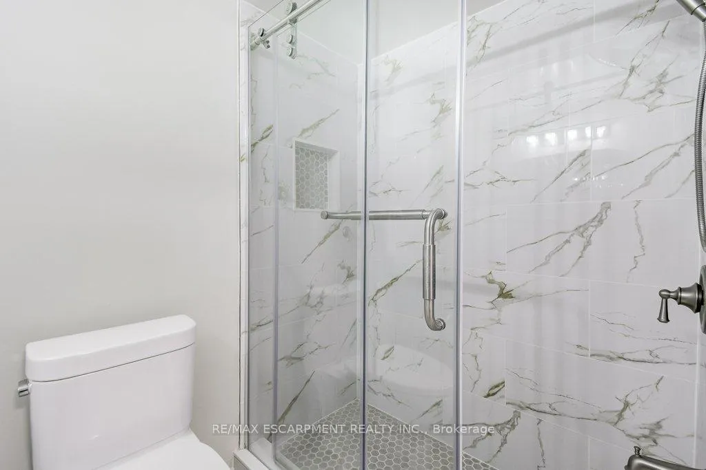 Photo 13 of 2405 Malcom Crescent, Burlington, Brant Hills — HOMEH
