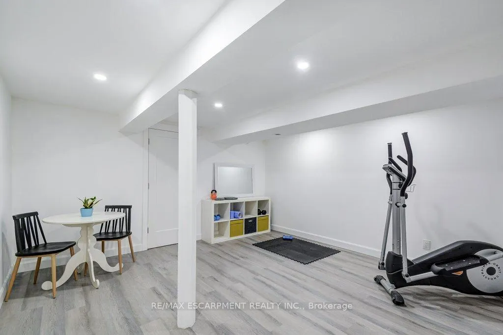 Photo 25 of 2405 Malcom Crescent, Burlington, Brant Hills — HOMEH