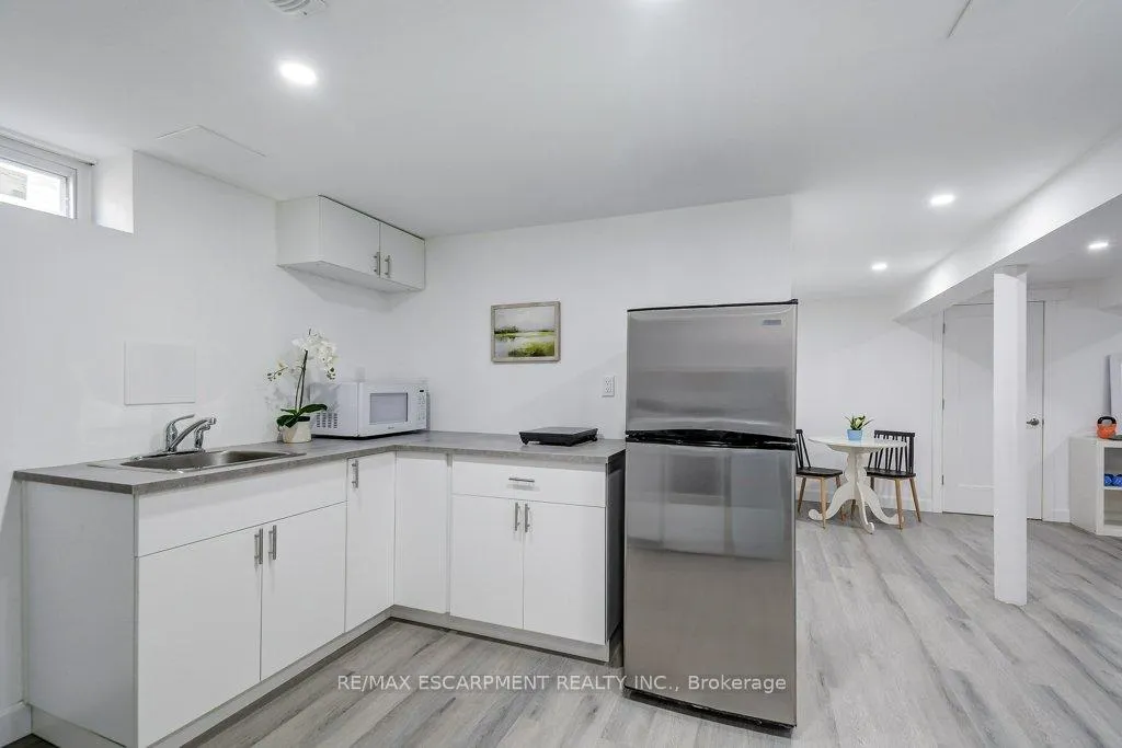 Photo 26 of 2405 Malcom Crescent, Burlington, Brant Hills — HOMEH