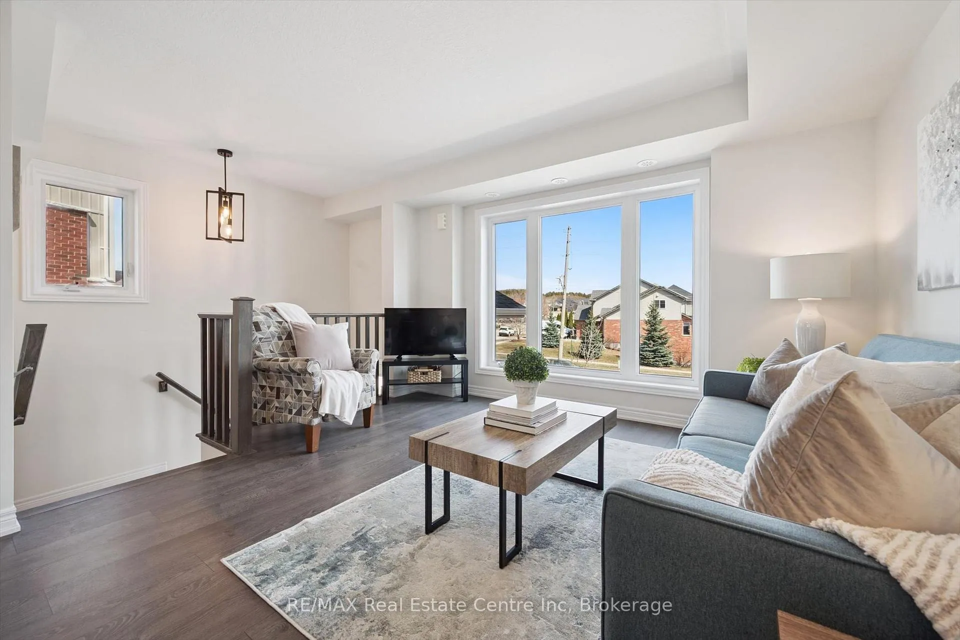 Photo 6 of Unit 9, 126 Watson Parkway N, Guelph, Grange Road — HOMEH