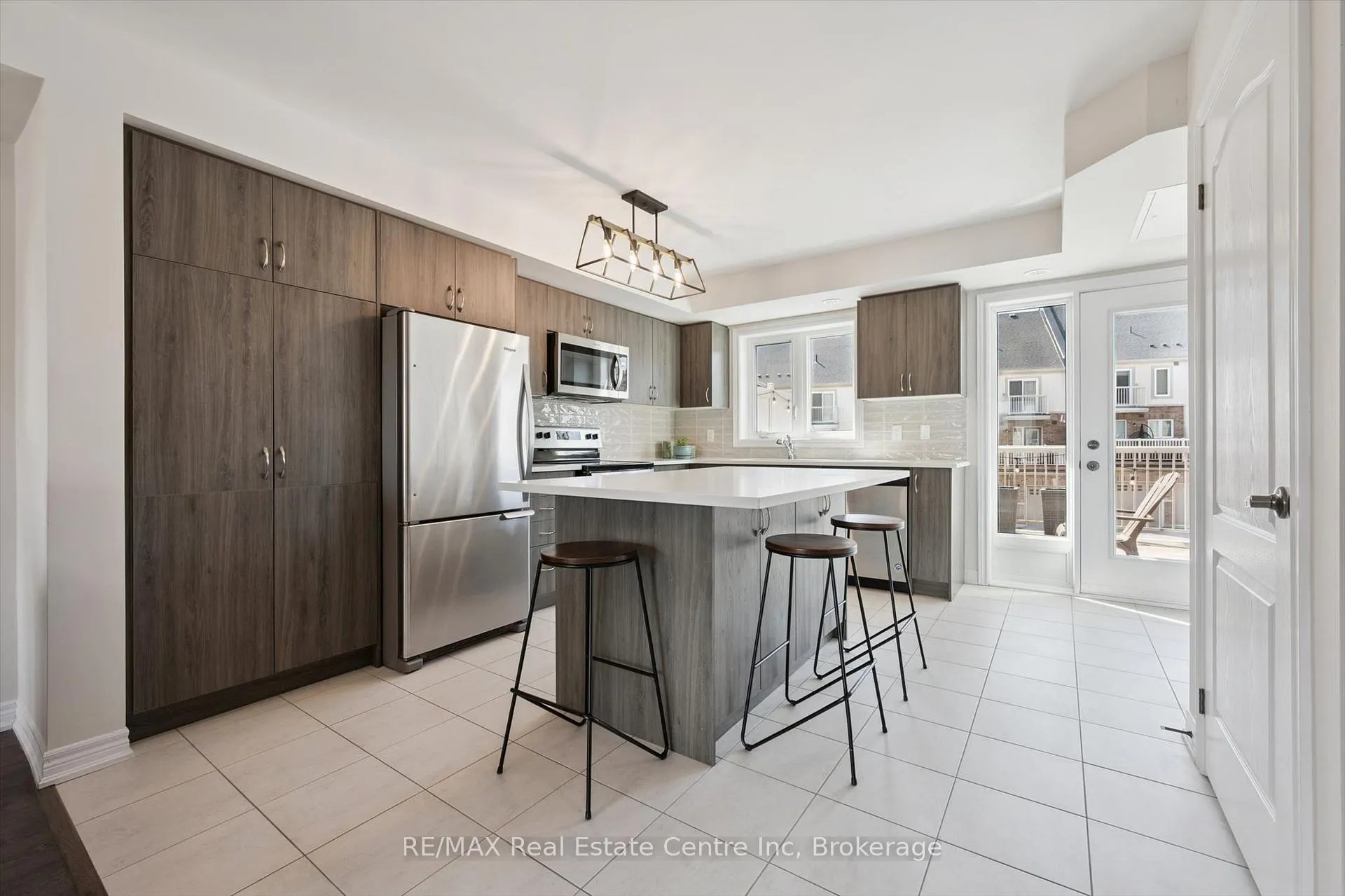 Photo 11 of Unit 9, 126 Watson Parkway N, Guelph, Grange Road — HOMEH
