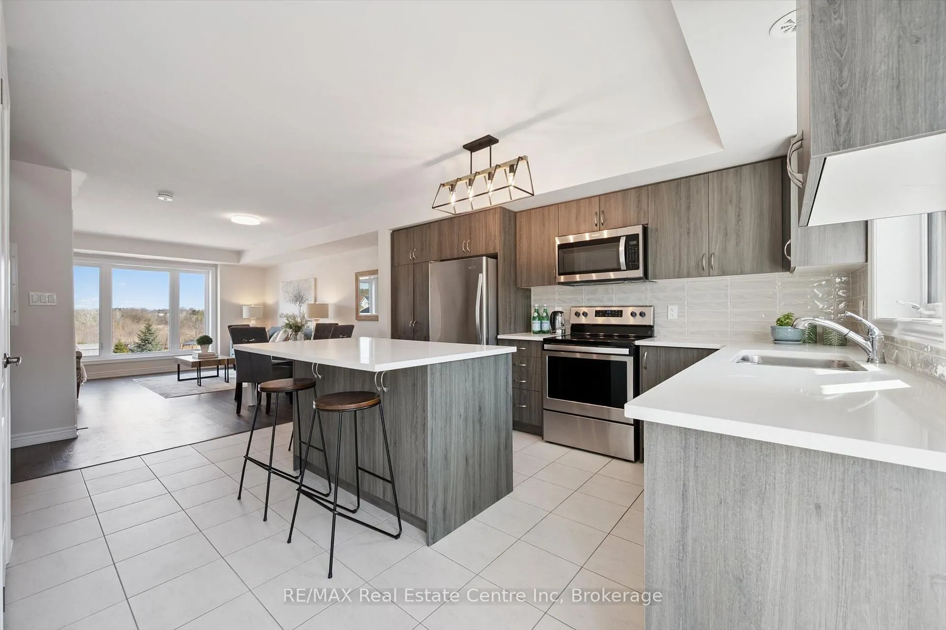 Photo 14 of Unit 9, 126 Watson Parkway N, Guelph, Grange Road — HOMEH