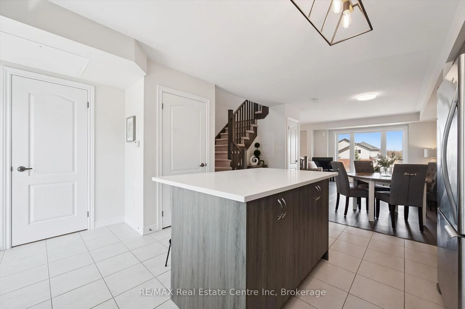 Photo 15 of Unit 9, 126 Watson Parkway N, Guelph, Grange Road — HOMEH