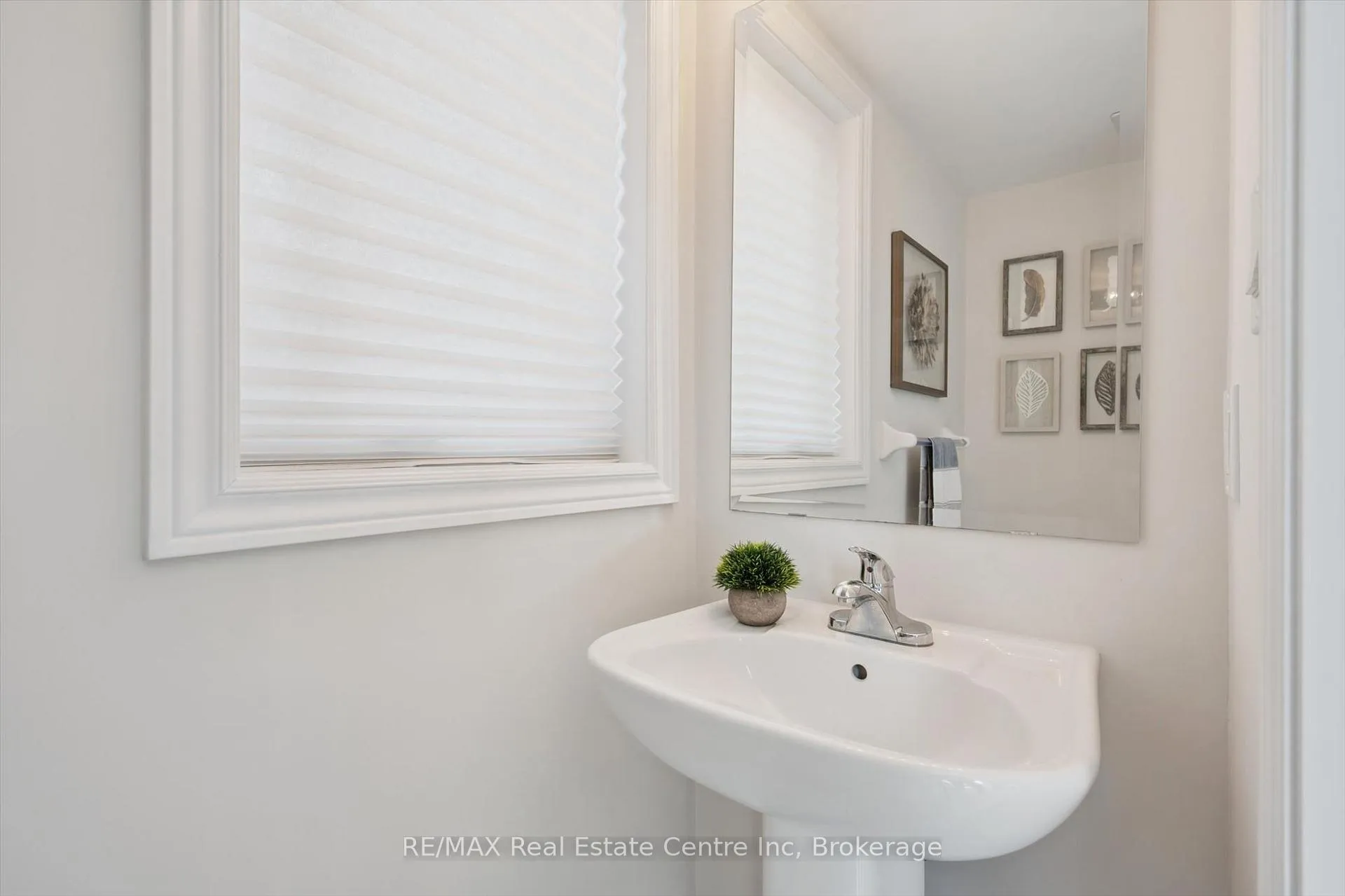 Photo 16 of Unit 9, 126 Watson Parkway N, Guelph, Grange Road — HOMEH