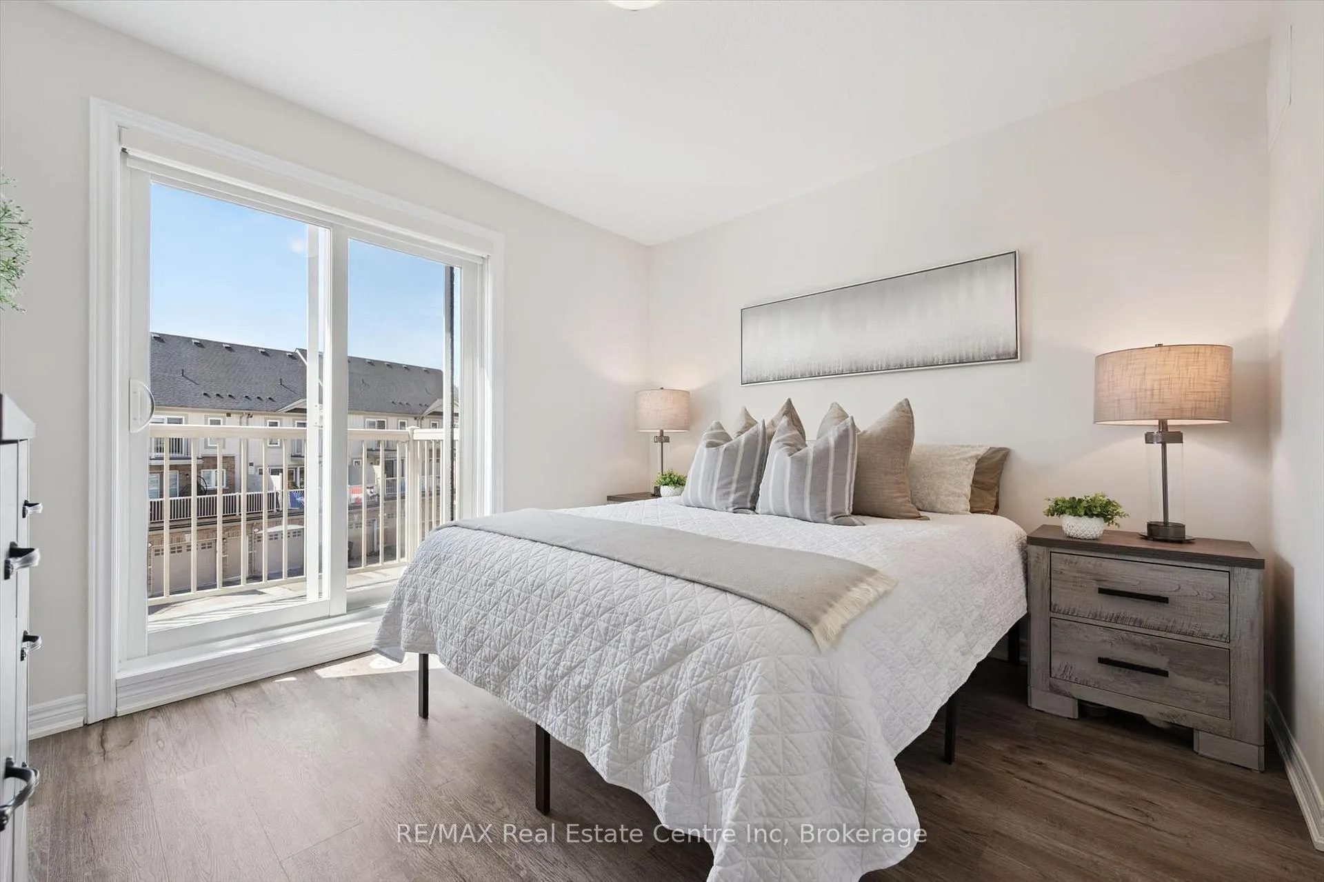 Photo 20 of Unit 9, 126 Watson Parkway N, Guelph, Grange Road — HOMEH